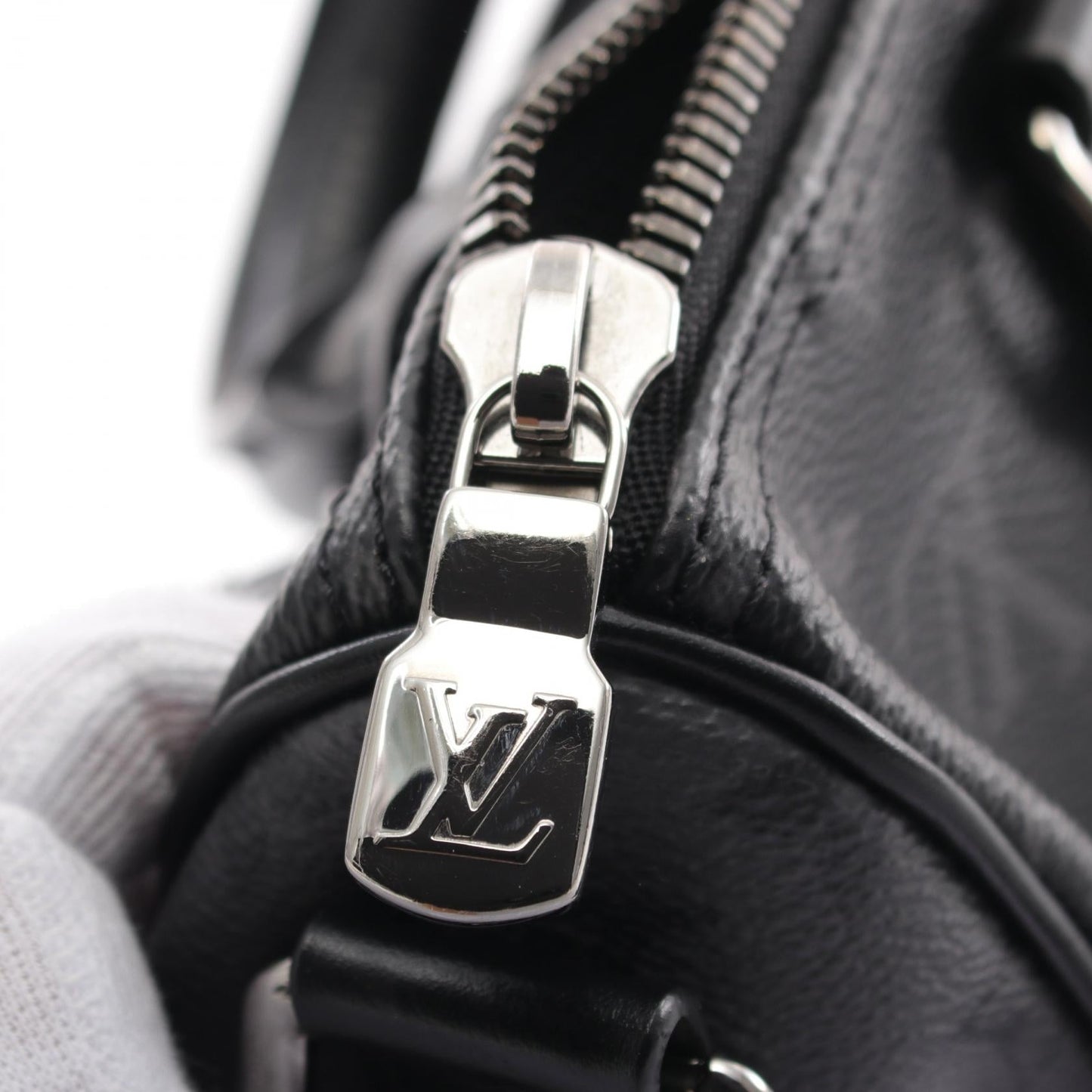 Louis Vuitton Keepall Bandouliere 25 Handbag M46271