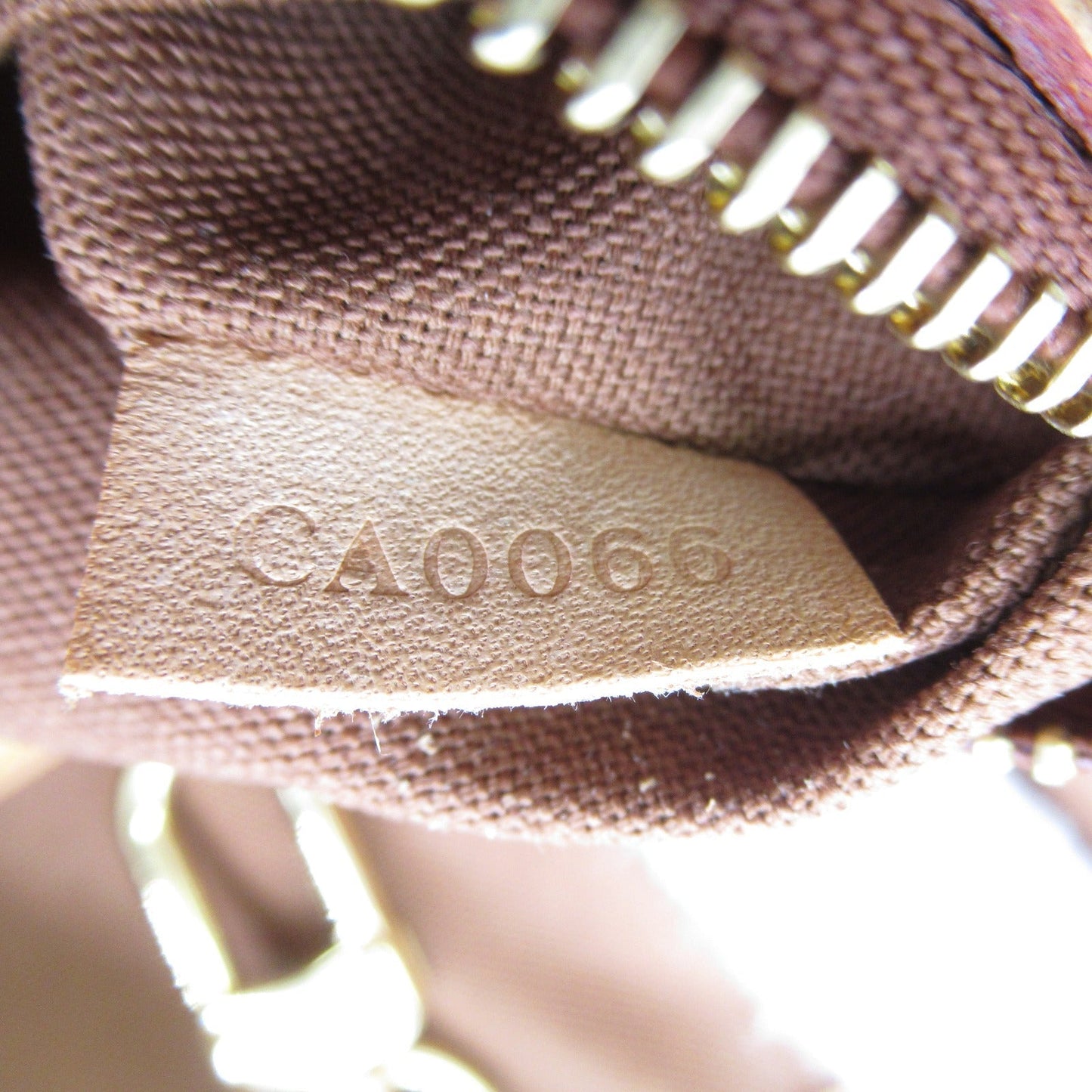 Louis Vuitton Batignolles Horizontal Tote Bag M51154