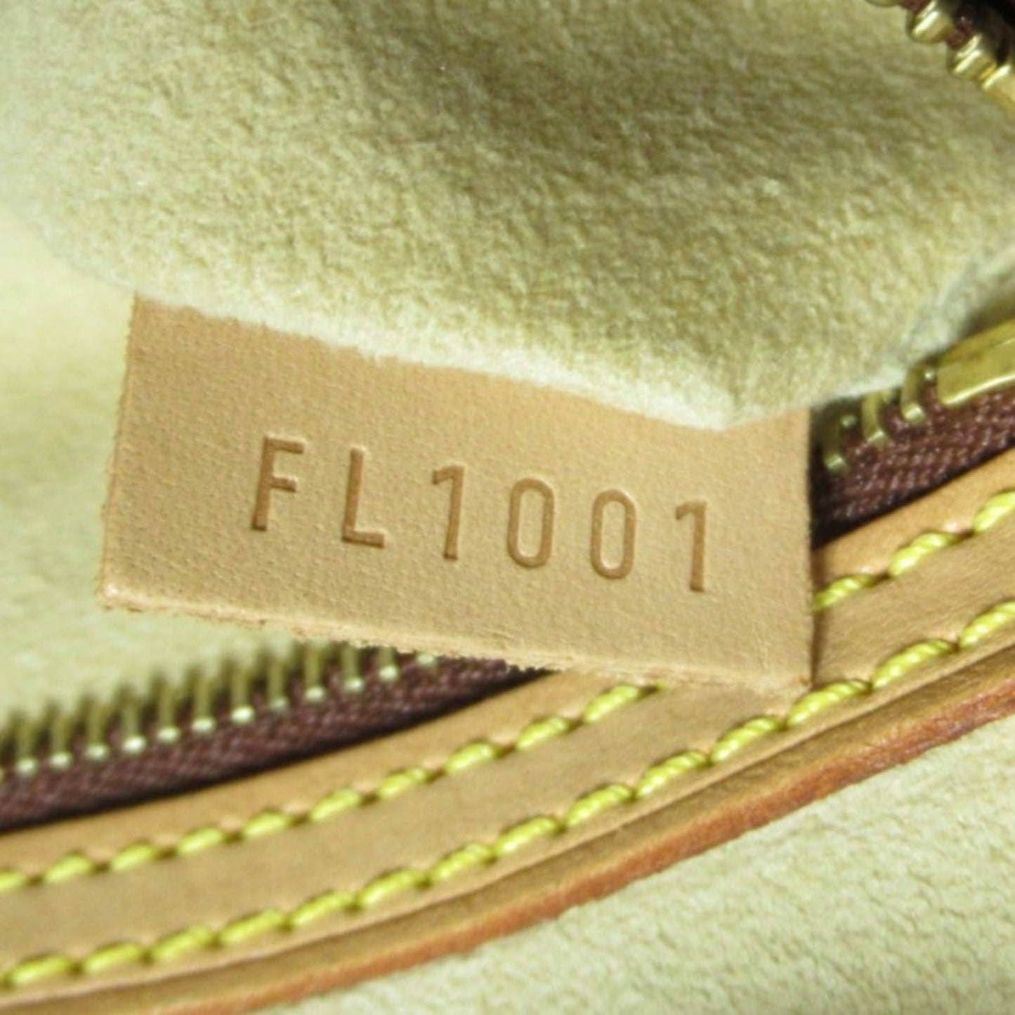 Louis Vuitton Looping MM Shoulder Bag Monogram