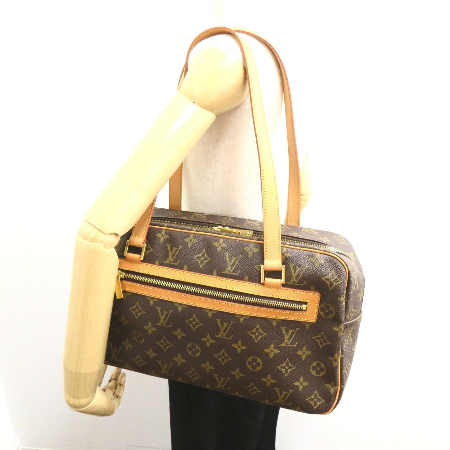 Louis Vuitton Cite GM Shoulder Bag Monogram