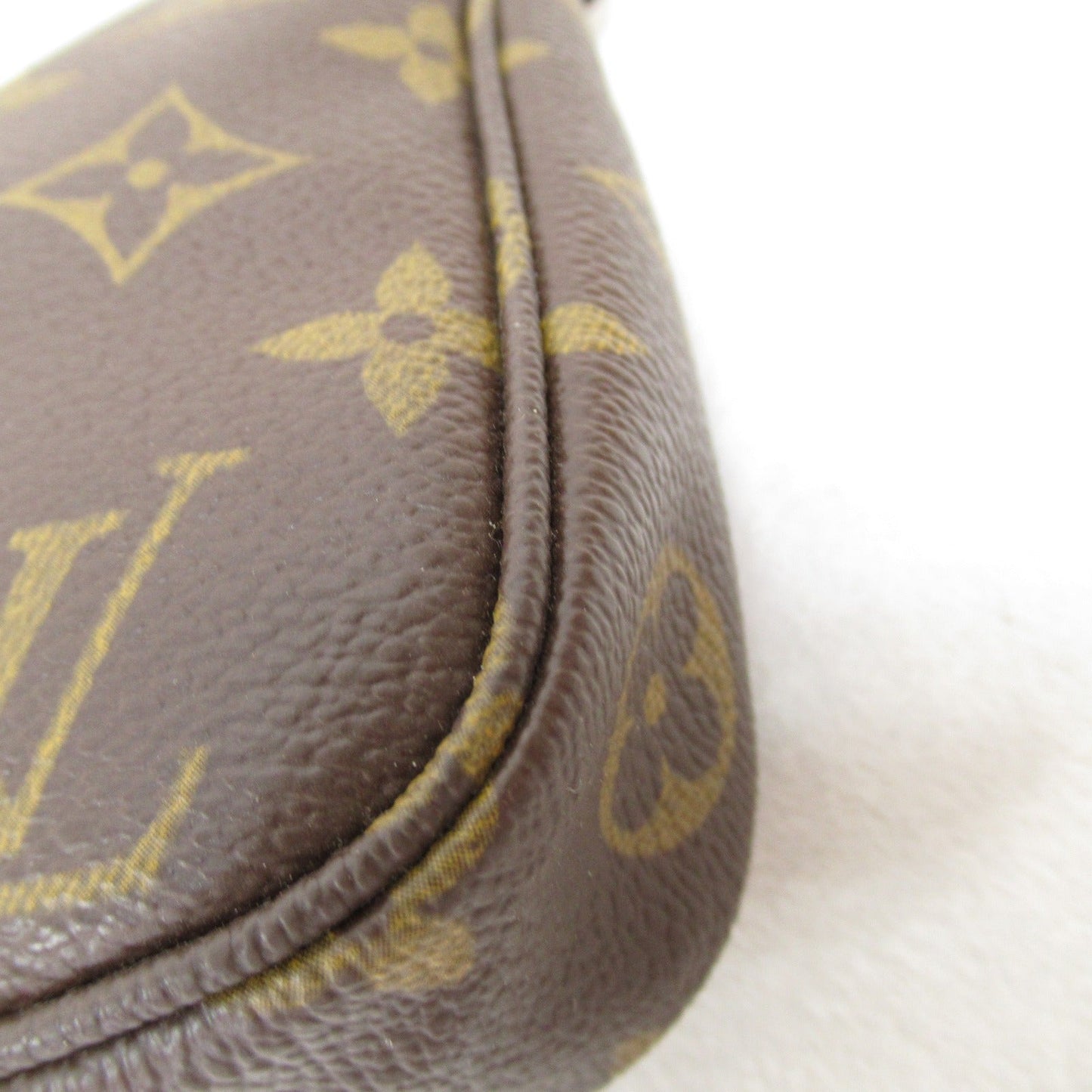Louis Vuitton Pochette Accessoires Monogram Clutch M51980