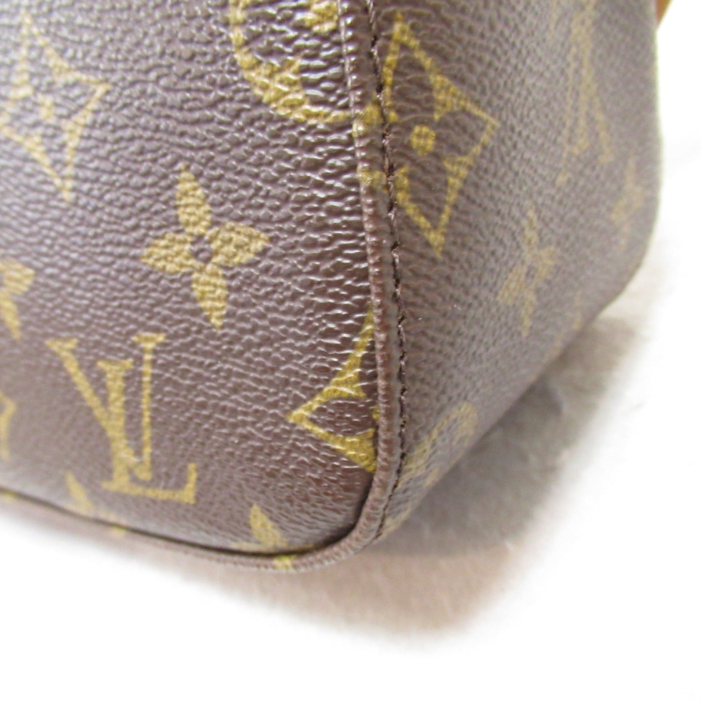 Louis Vuitton Looping MM Monogram Shoulder Bag