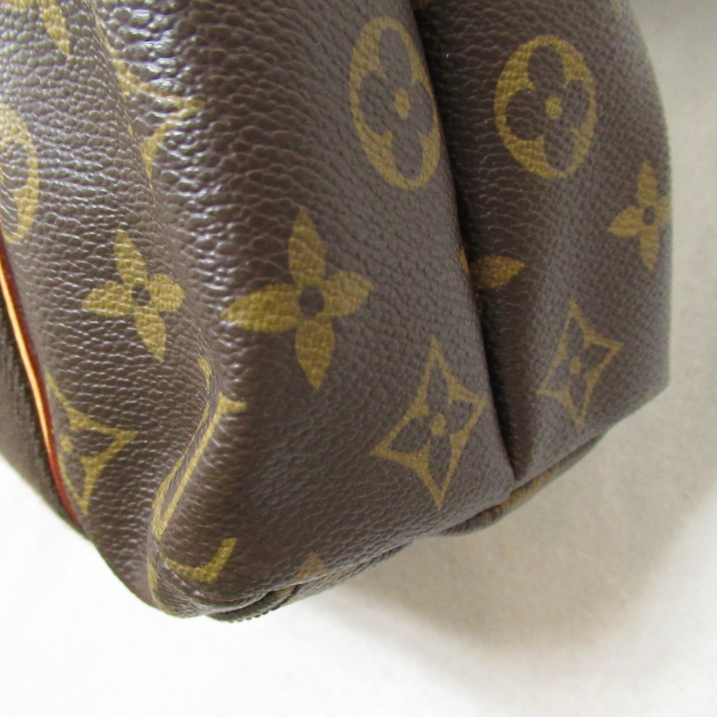 Louis Vuitton Cabas Beaubourg Tote Bag M53013