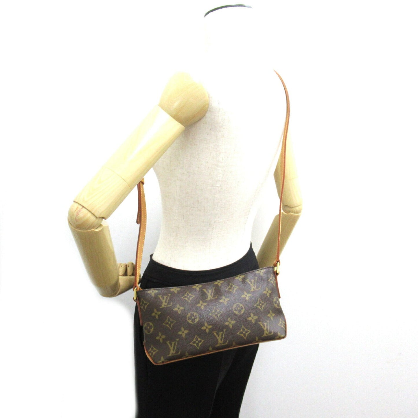Louis Vuitton Trotter Monogram Shoulder Bag M51240