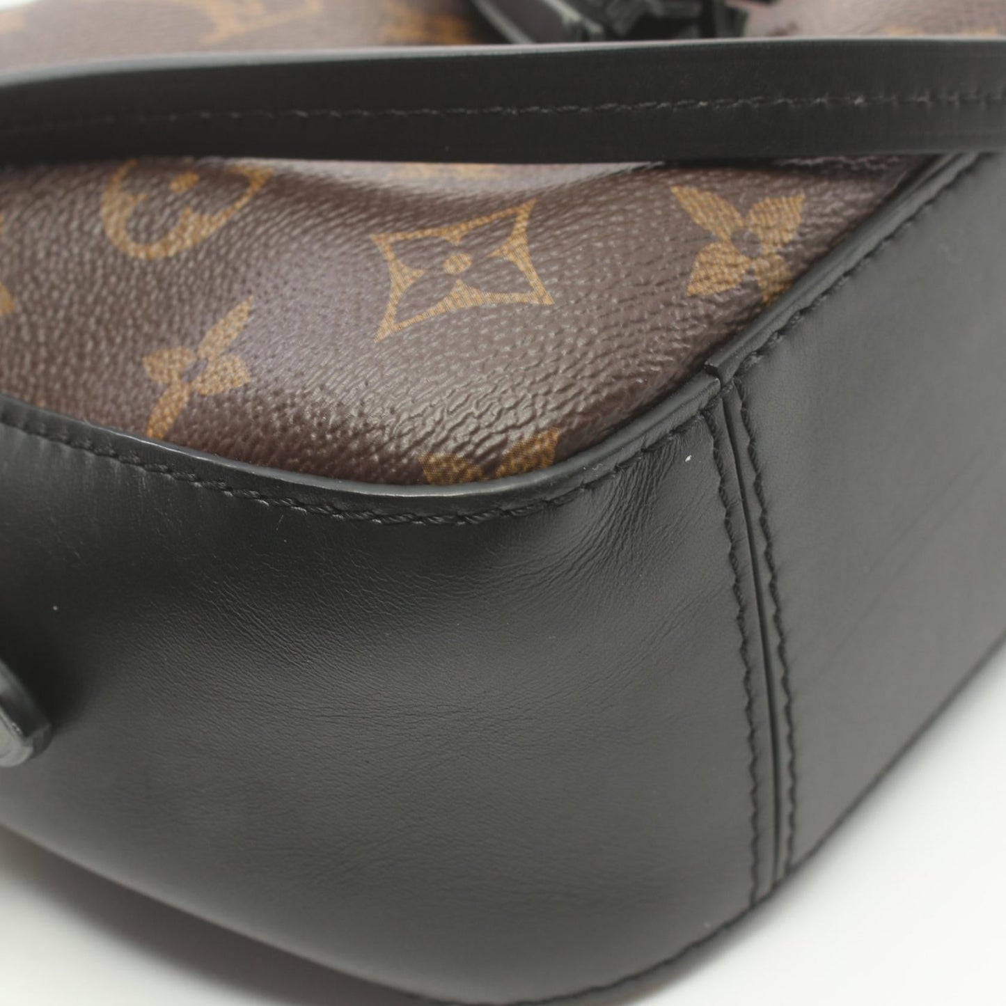 Louis Vuitton Monogram Noir Shoulder Bag M43555