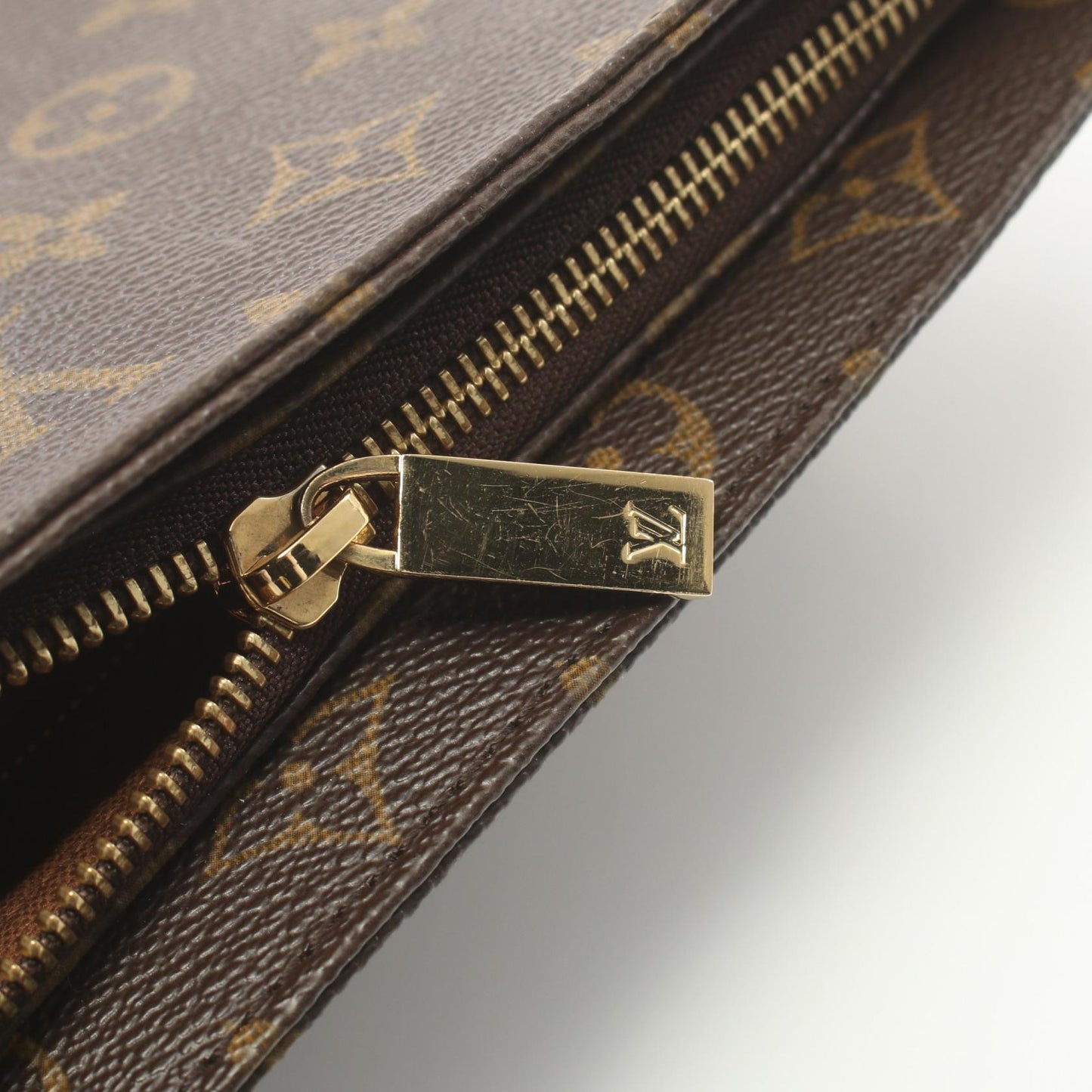 Louis Vuitton Trotter Shoulder Bag Monogram Brown