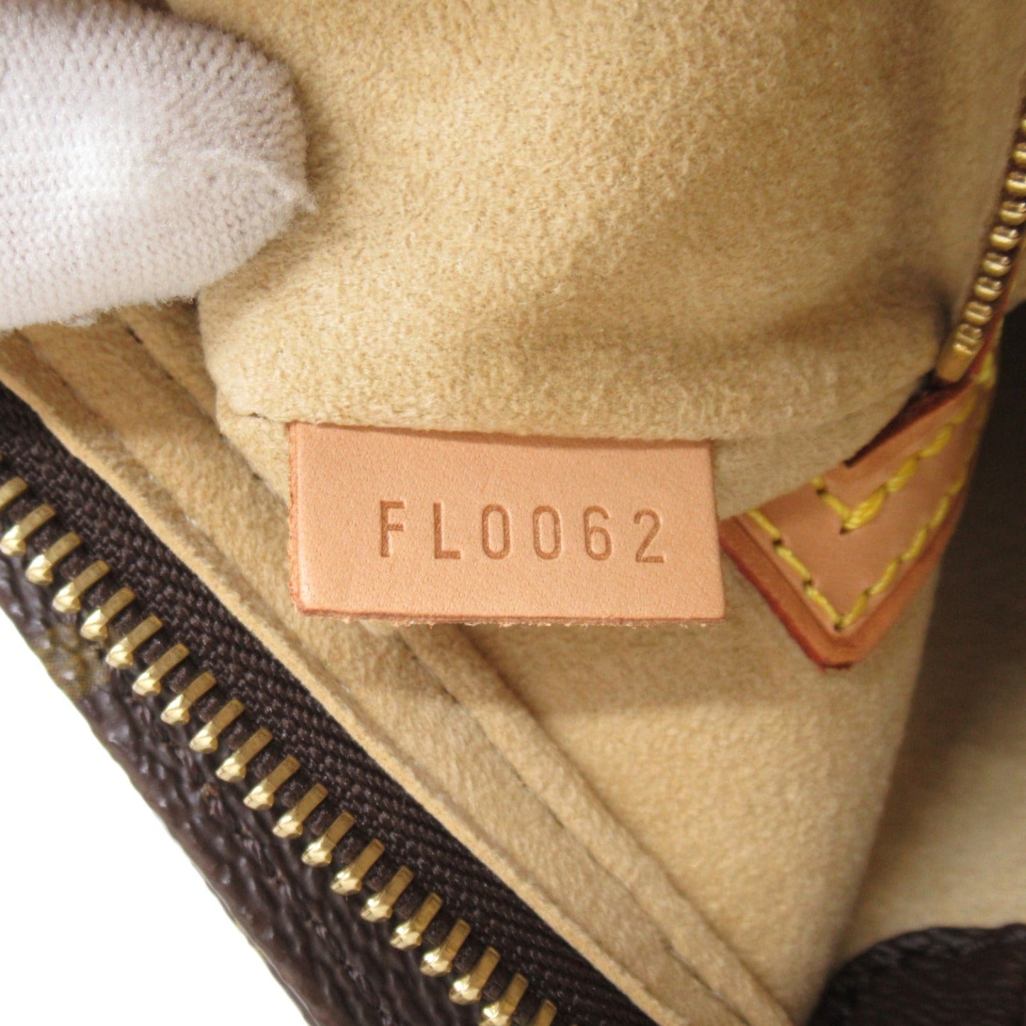 Louis Vuitton Looping MM Shoulder Bag Brown