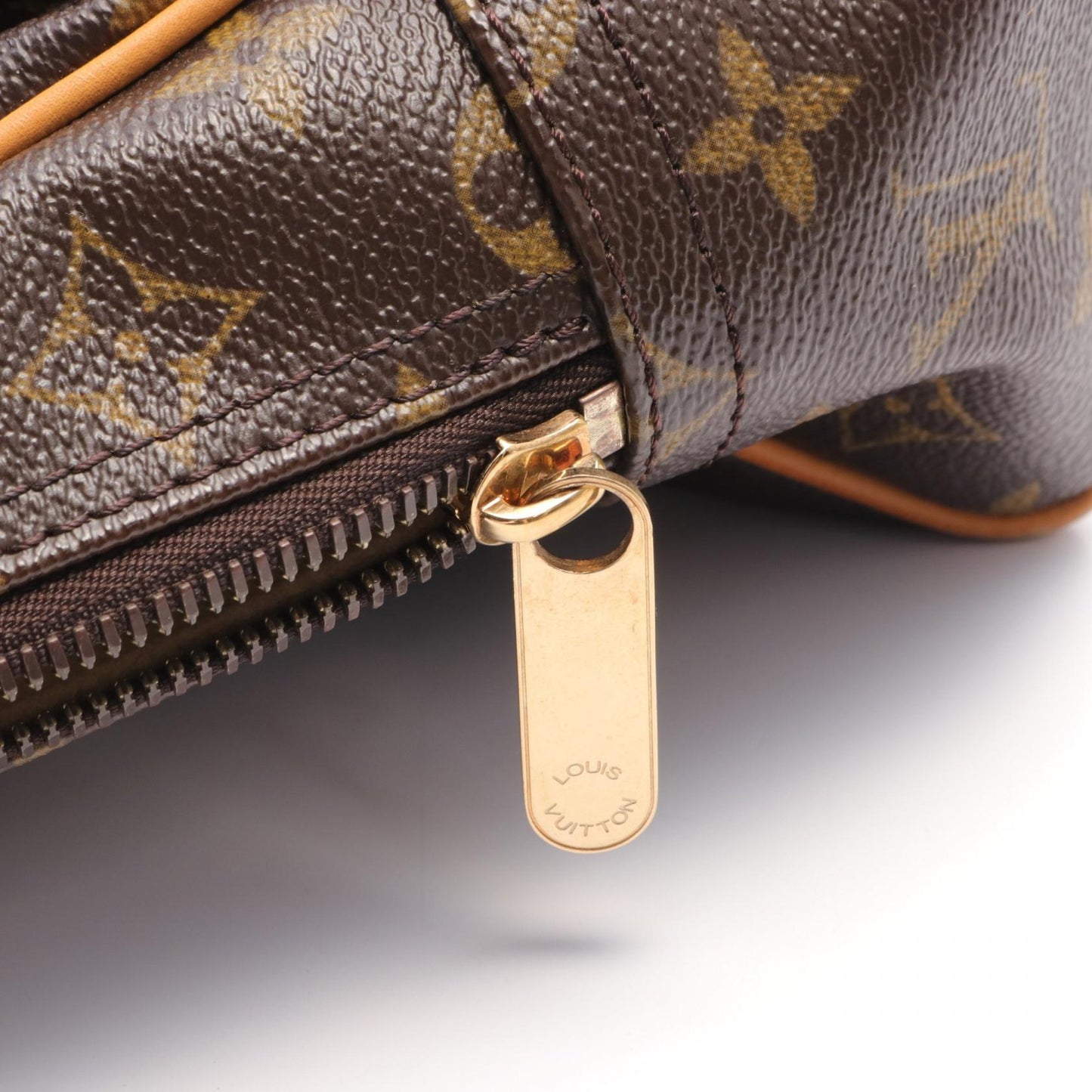 Louis Vuitton Manhattan GM Monogram Handbag M40025