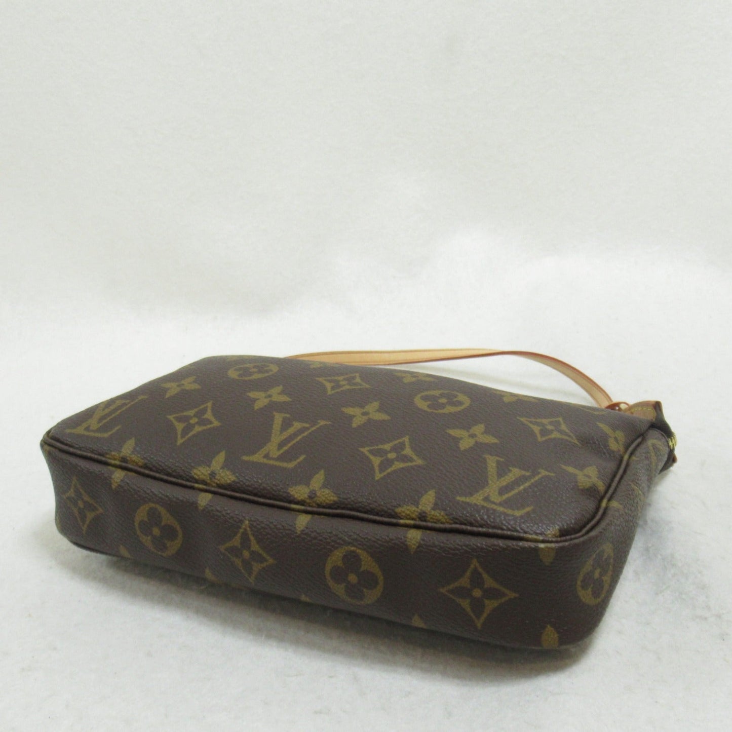Louis Vuitton Pochette Accessoire Clutch M51980