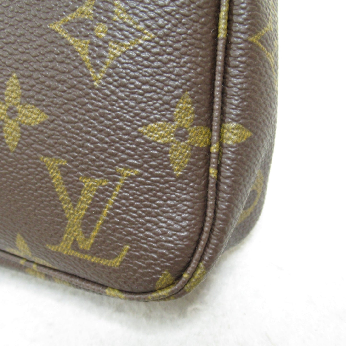 Louis Vuitton Pochette Accessoire Clutch M51980