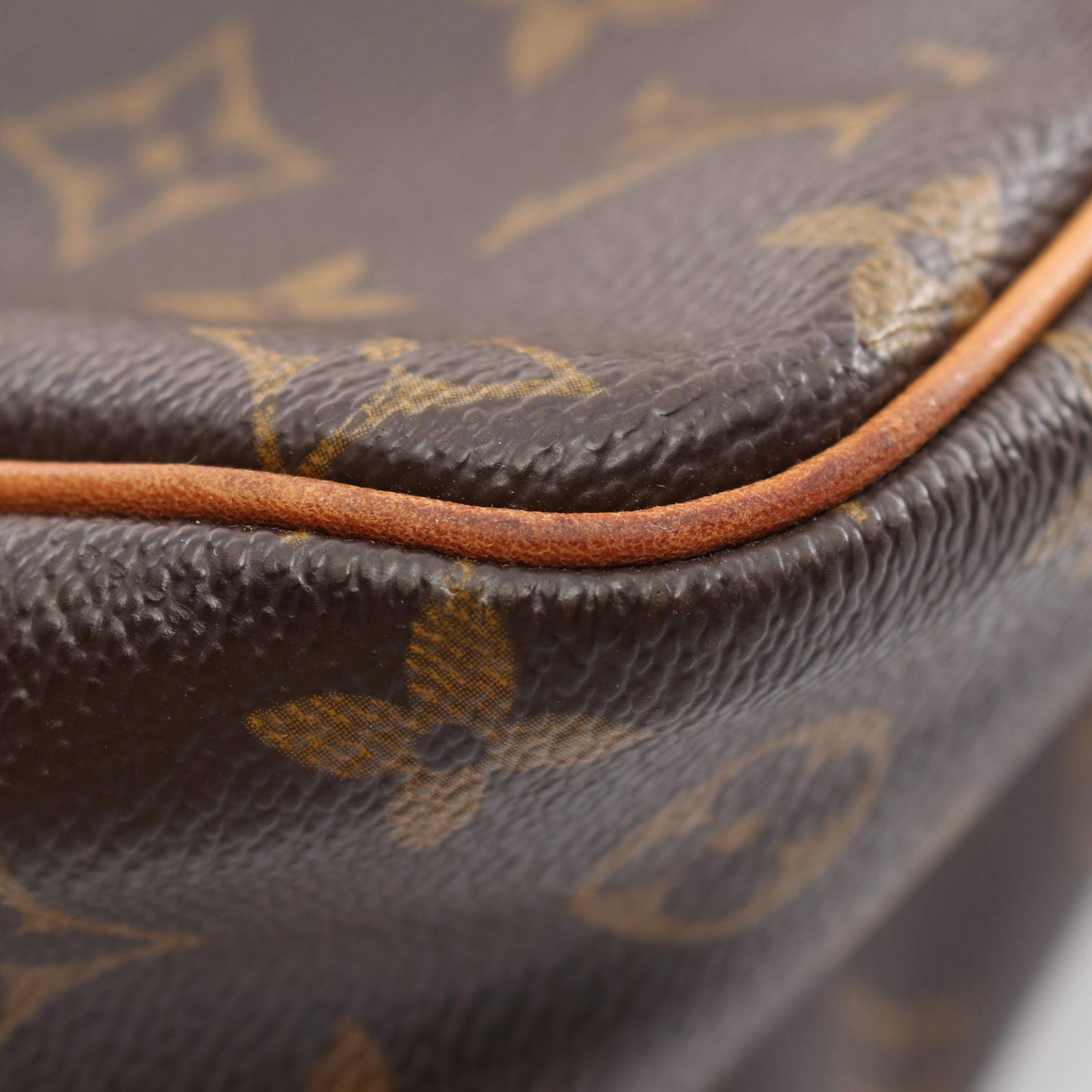 Louis Vuitton Monogram Handbag M47270
