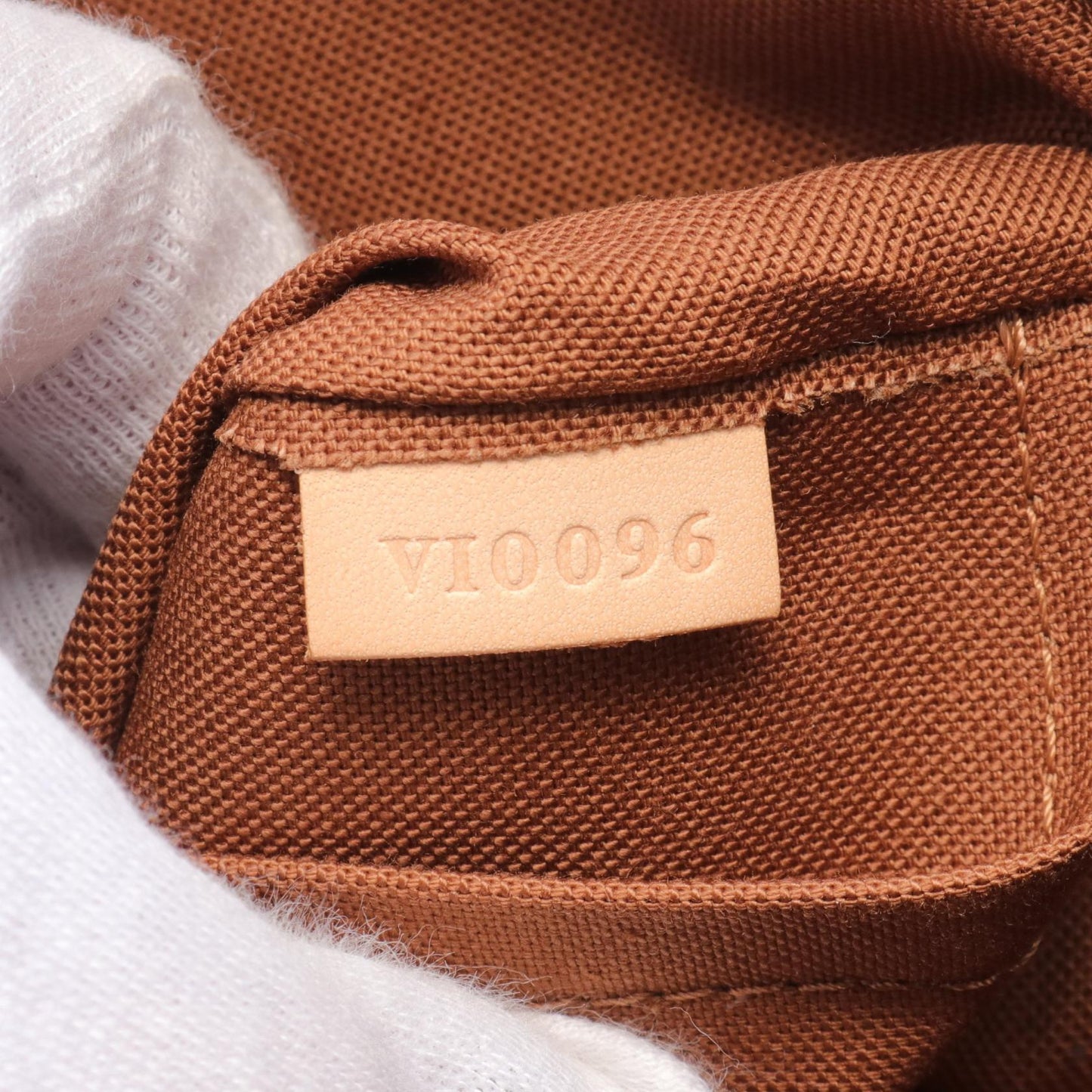 Louis Vuitton Monogram Tote Bag M40104