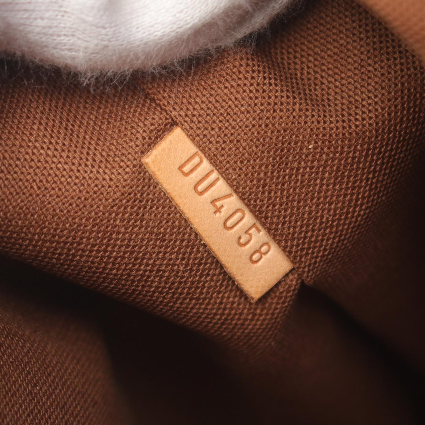 Louis Vuitton Cabas Beaubourg Tote Bag M53013