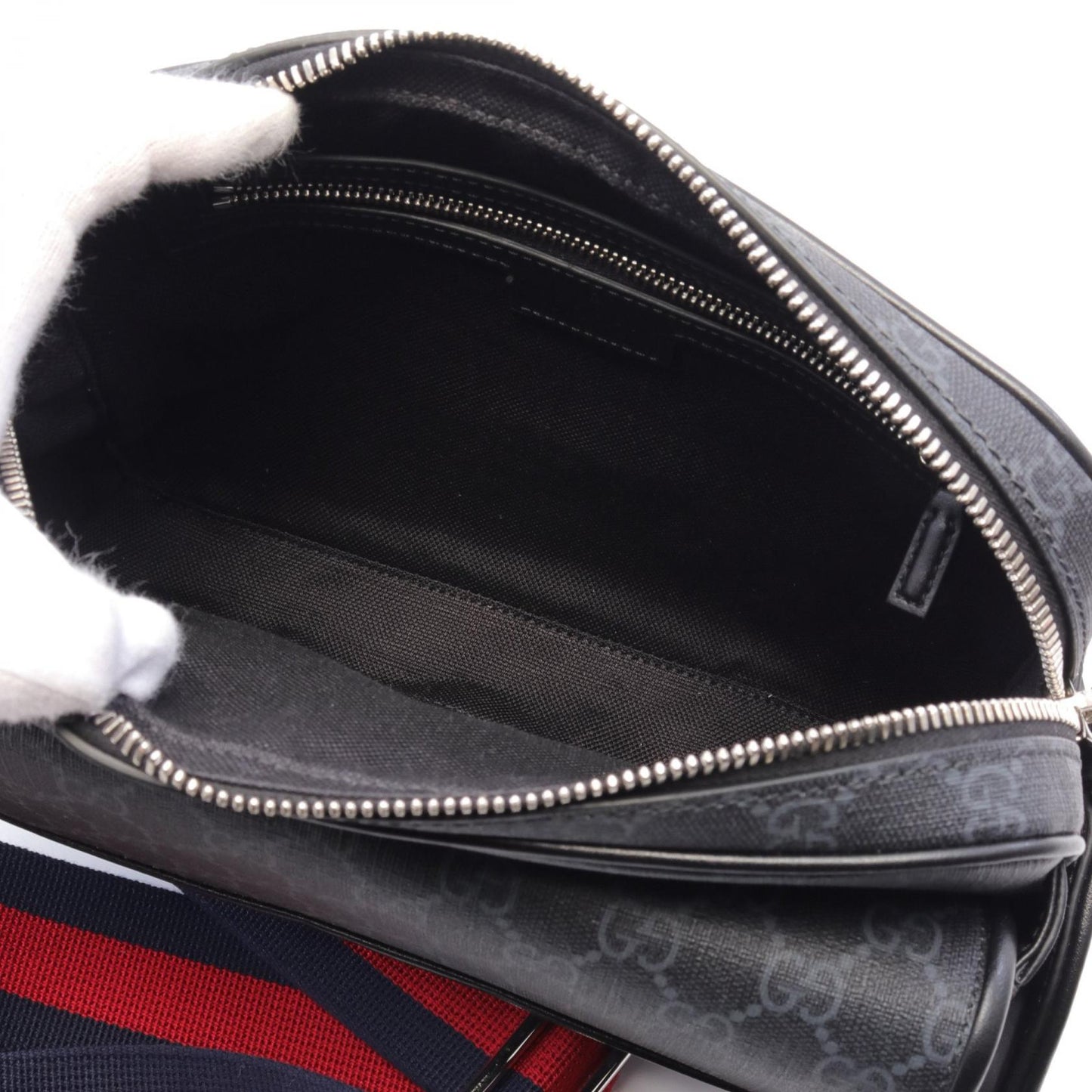 Luxury Gucci Trending 2025 GG Supreme Small Crossbody Bag Black/Gray