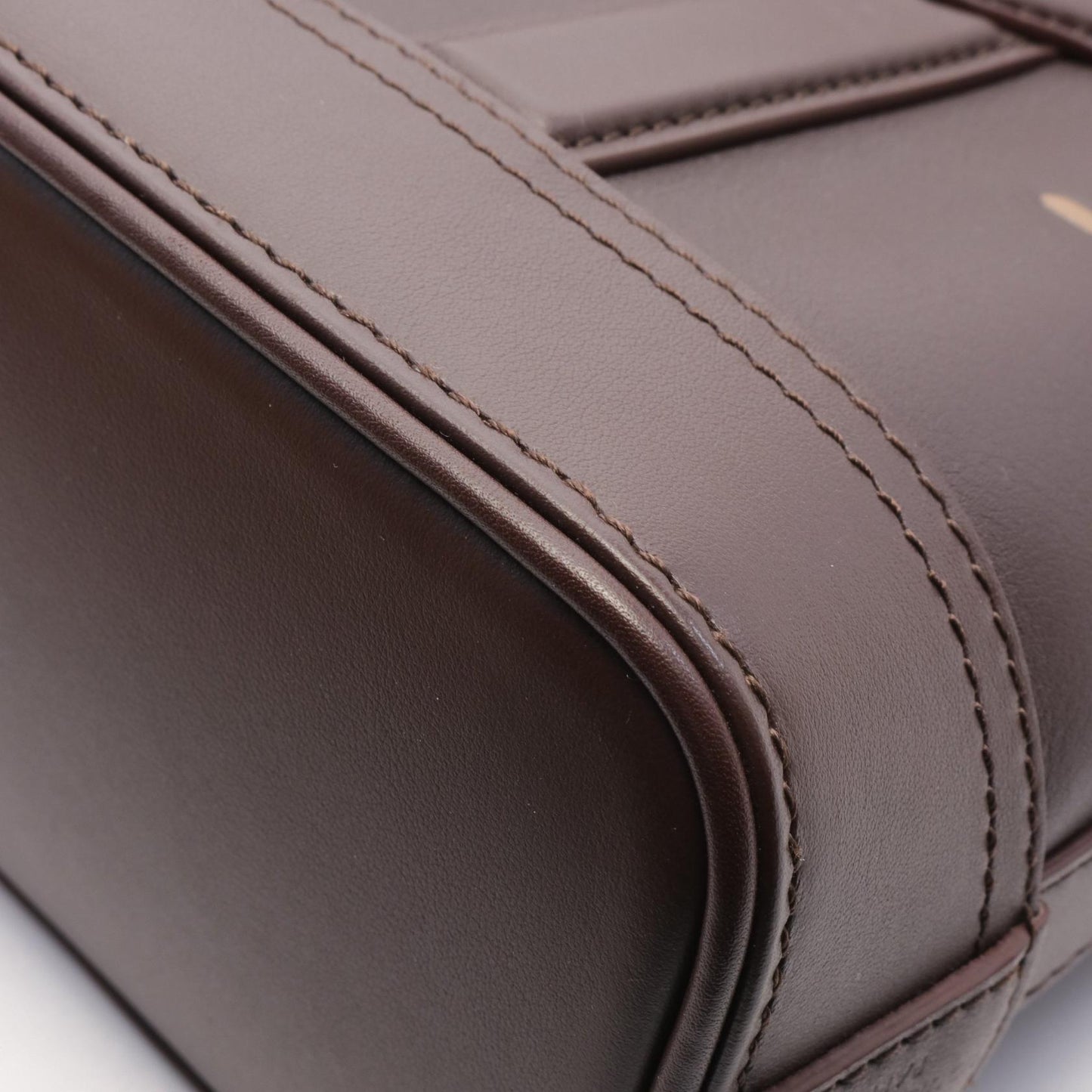 Louis Vuitton Alma 25 Leather Handbag M24520