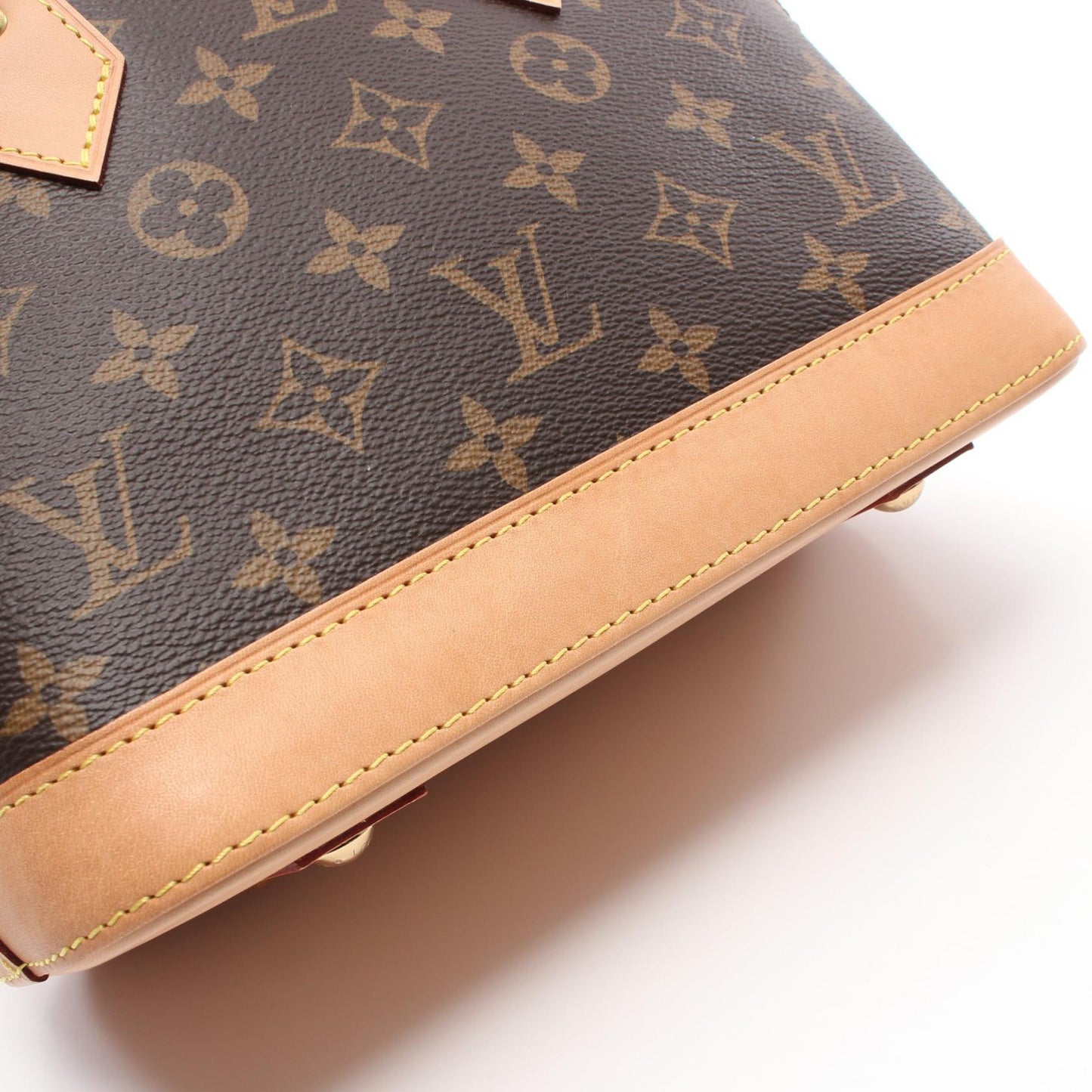 Louis Vuitton Alma BB Monogram Handbag M53152