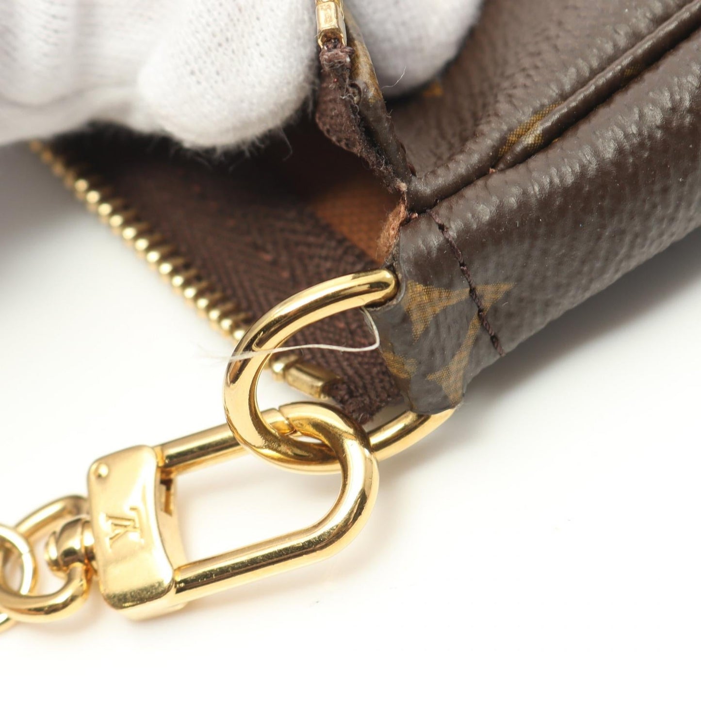 Louis Vuitton Mini Pochette Accessoires Handbag M58009