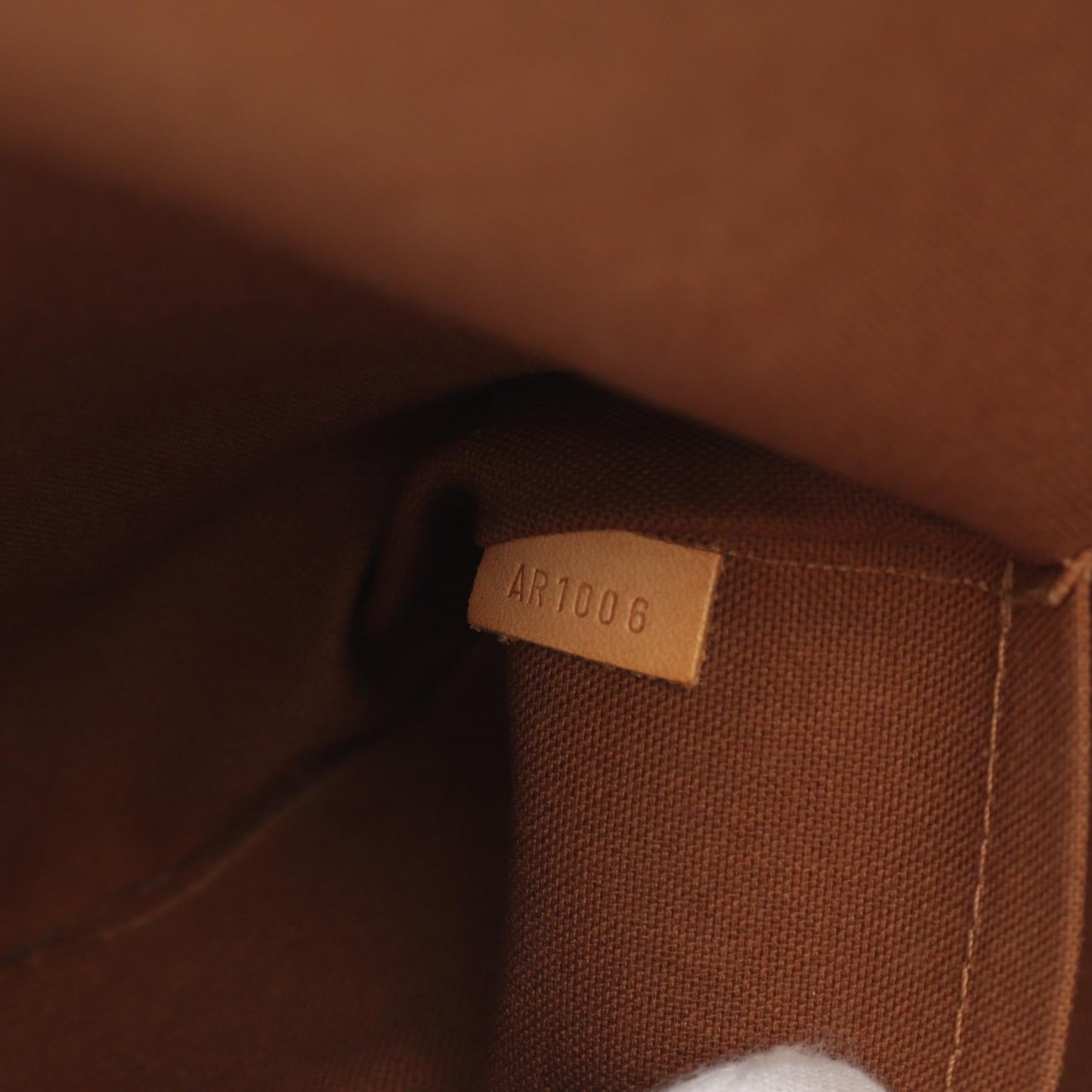 Louis Vuitton Lockit Horizontal Tote Bag M40104