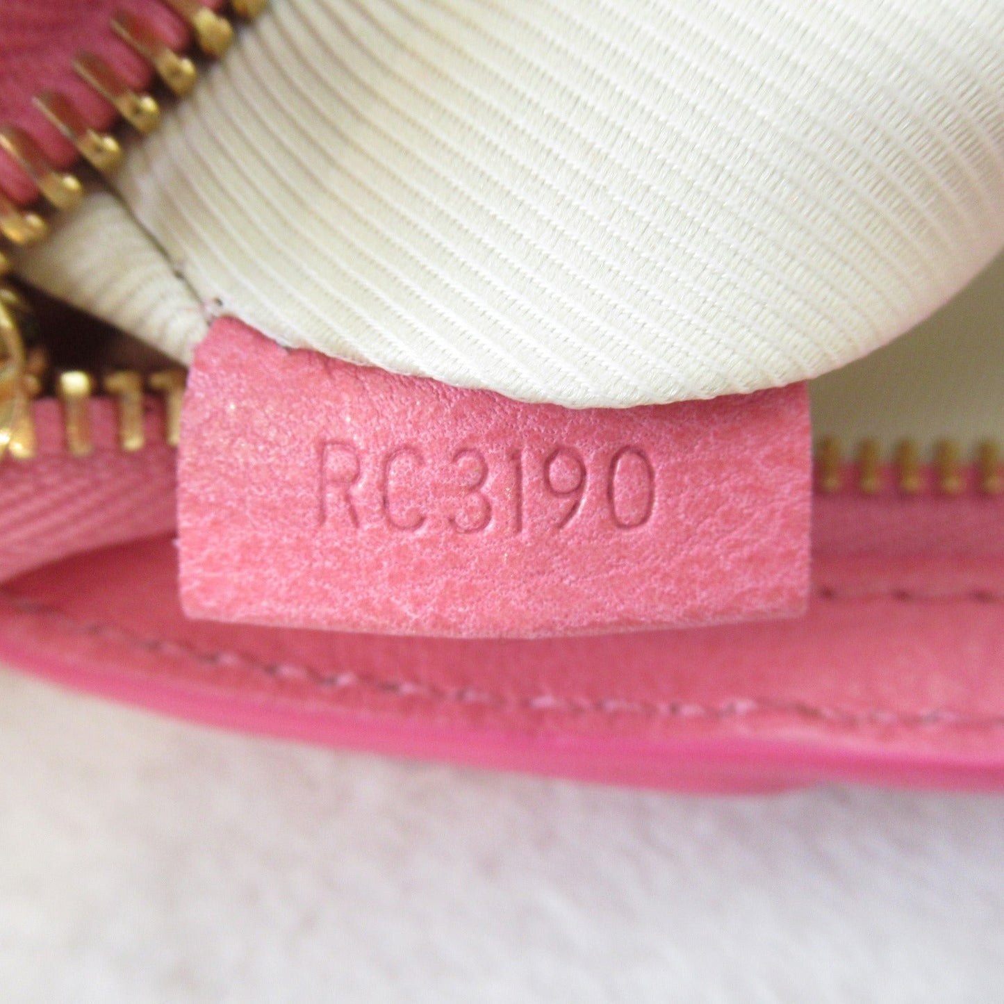 Louis Vuitton Pochette Accessoires Clutch Pink M93069