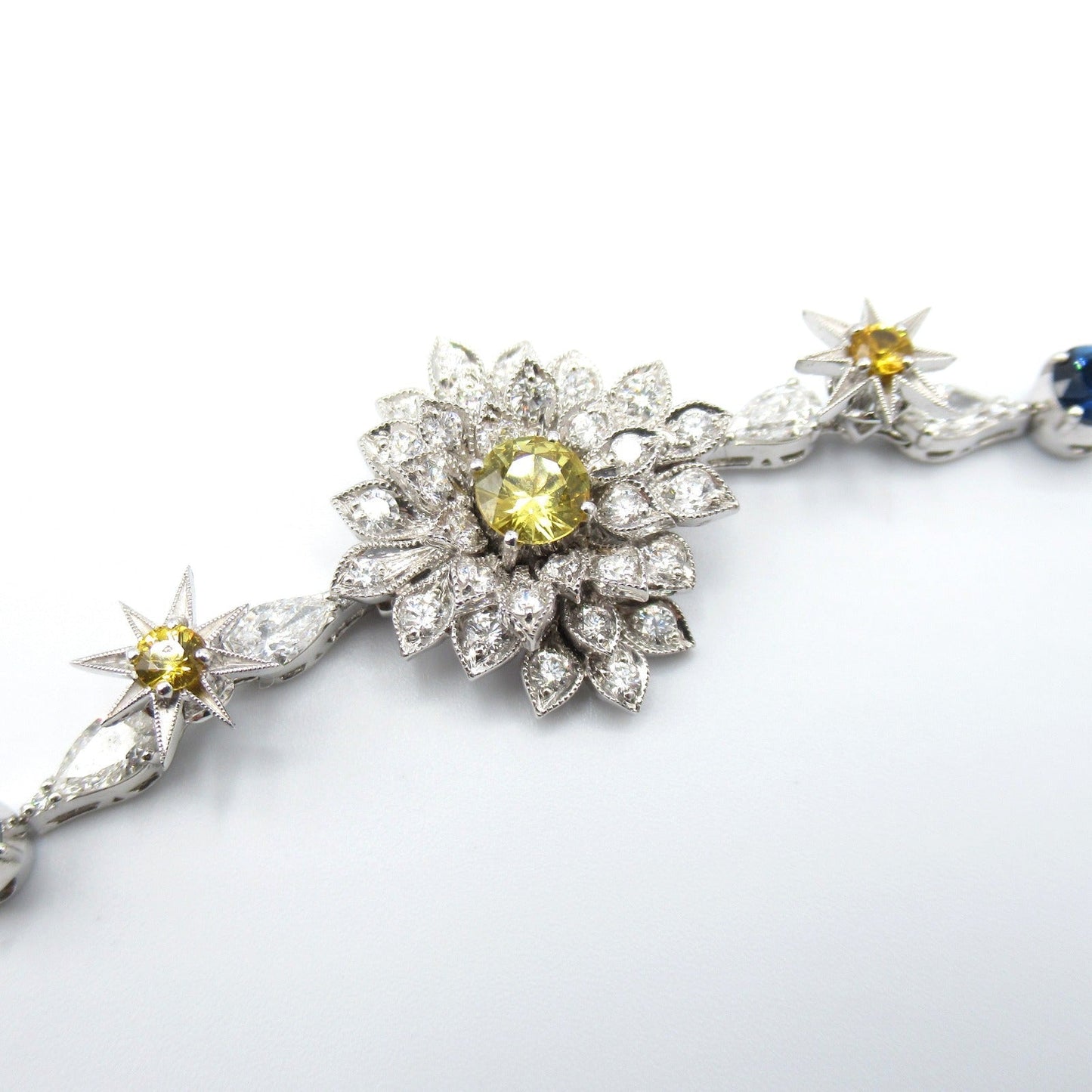 Luxury Gucci Trending 2025 K18WG Sapphire Necklace