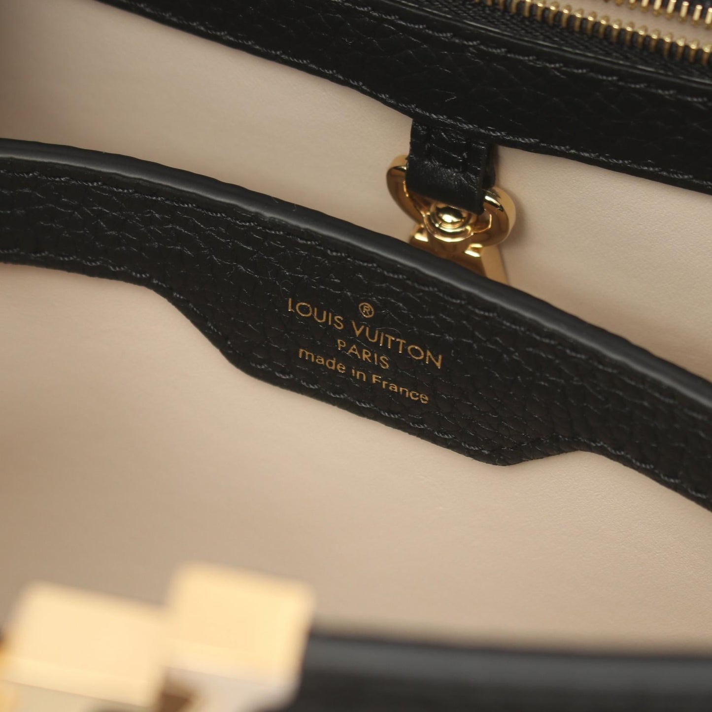 Louis Vuitton Capucines BB Noir Leather Handbag M24471
