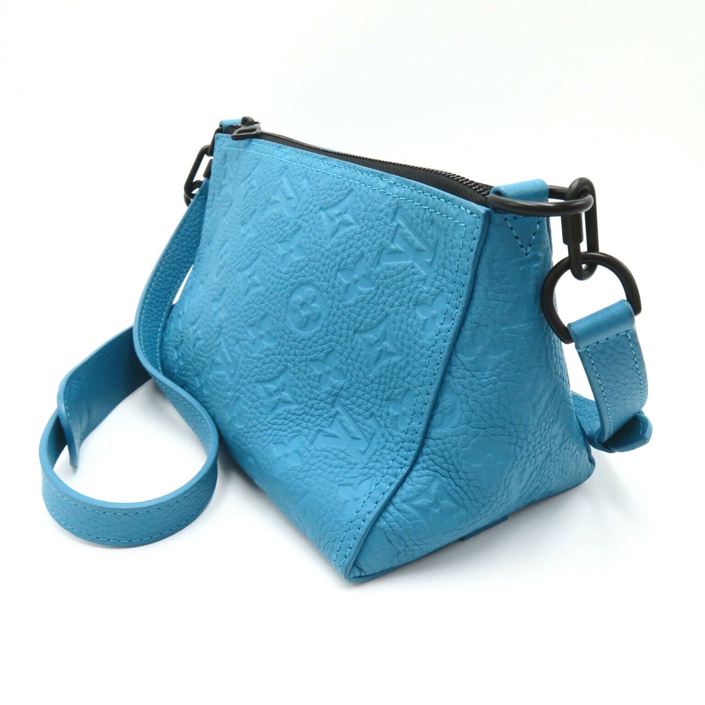 Louis Vuitton Triangle Messenger Bag M55925