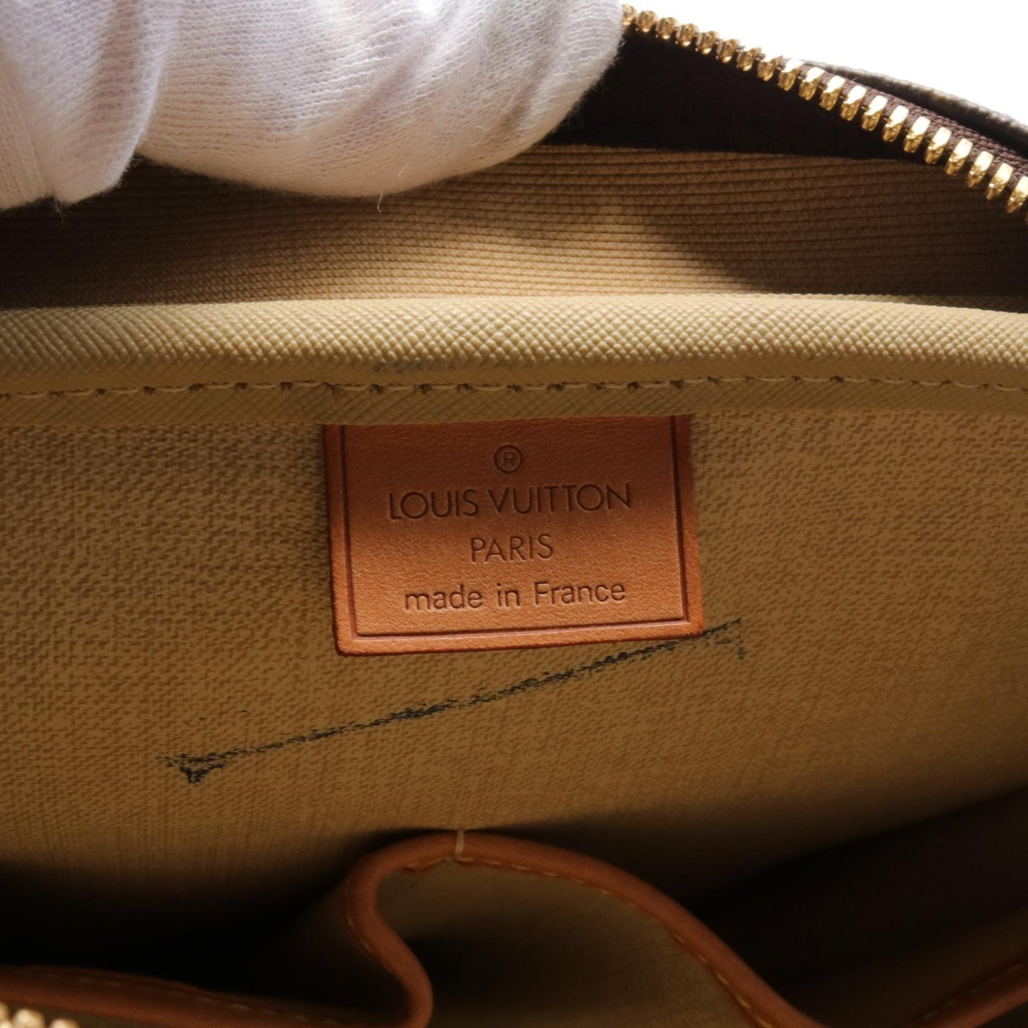 Louis Vuitton Monogram Handbag M47270