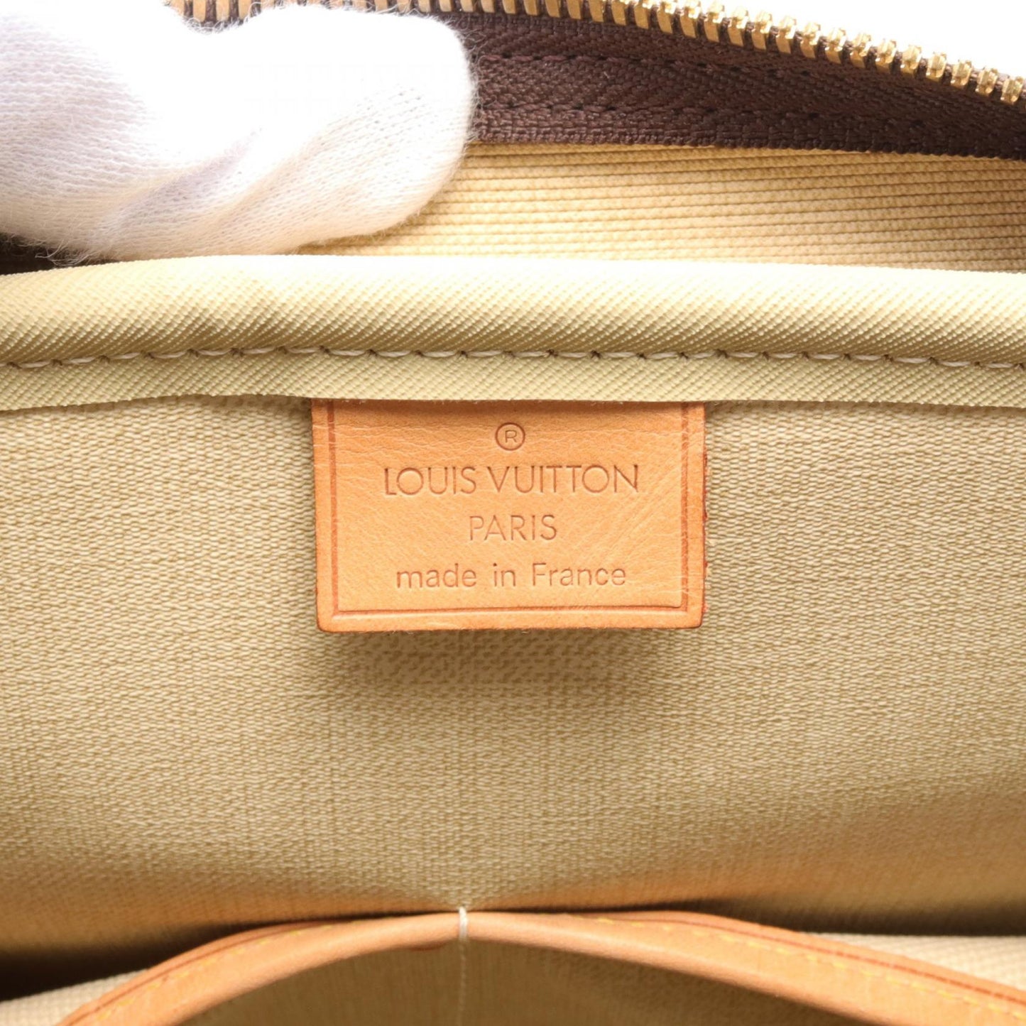 Louis Vuitton Monogram Handbag M47270
