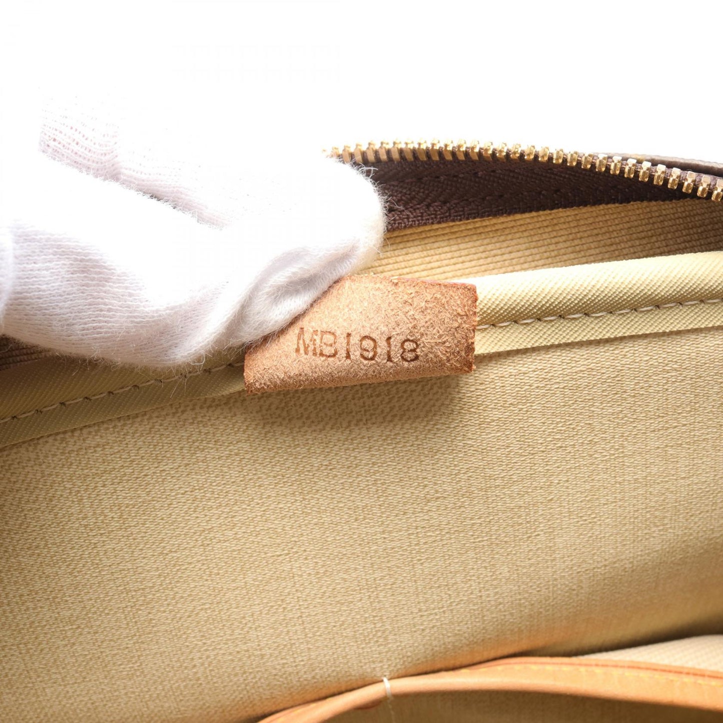 Louis Vuitton Monogram Handbag M47270