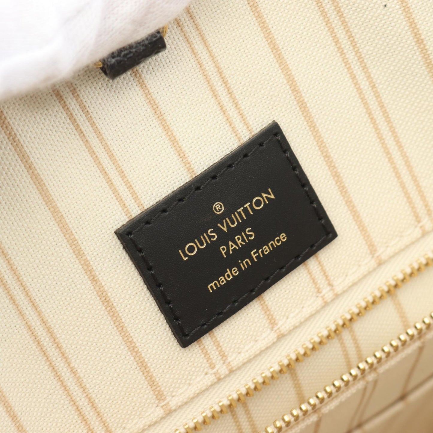 Louis Vuitton OnTheGo GM Ivory Tote Bag M44675