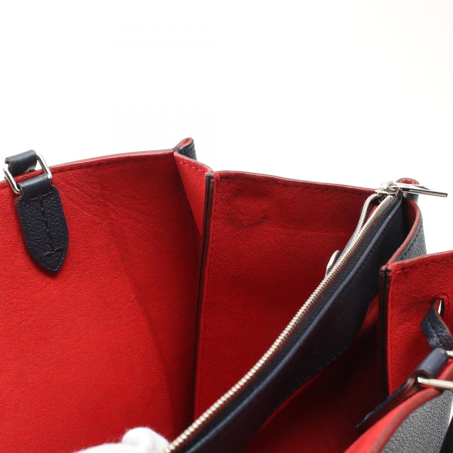 Louis Vuitton Lockme Leather Handbag M54571