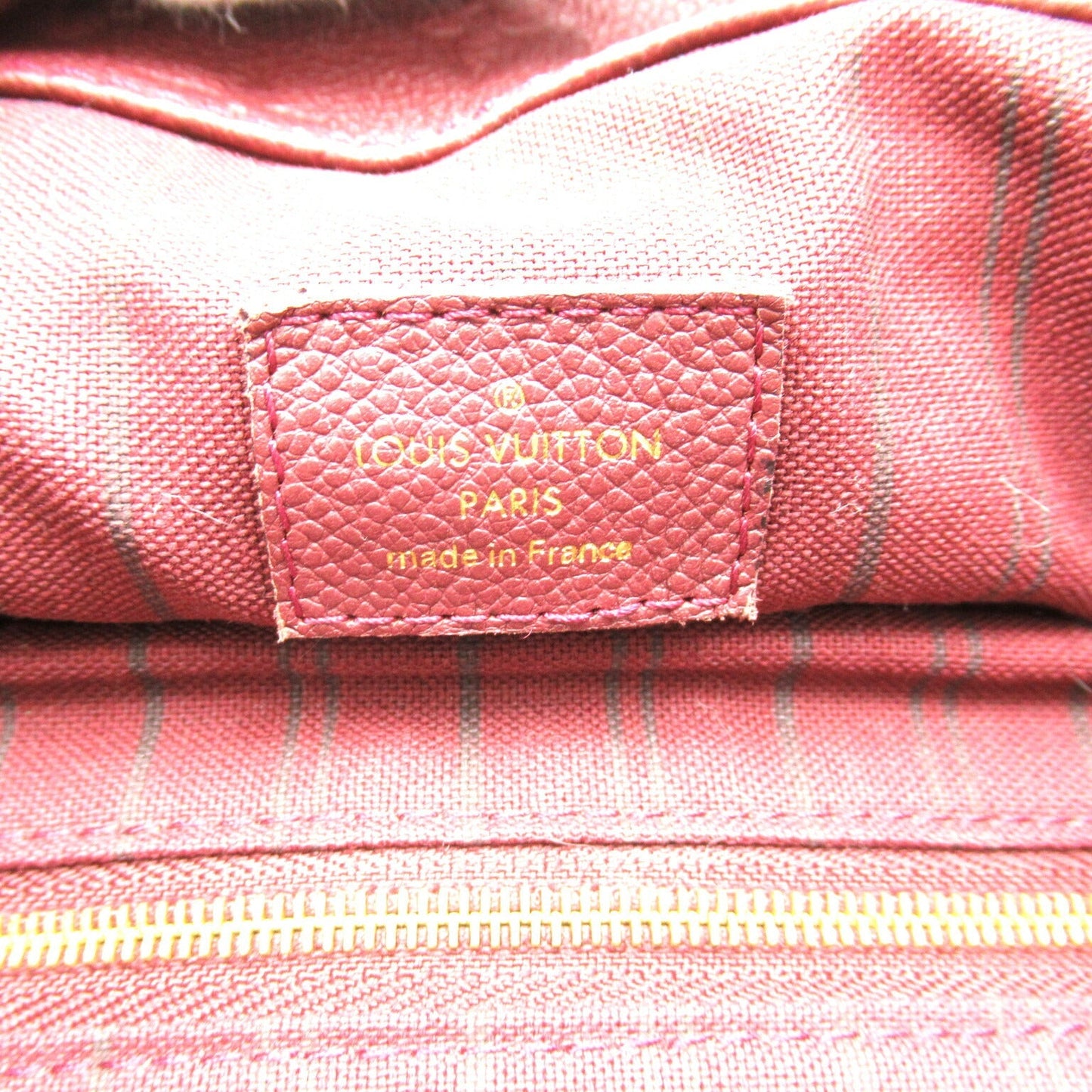 Louis Vuitton Artsy MM Leather Handbag M93451