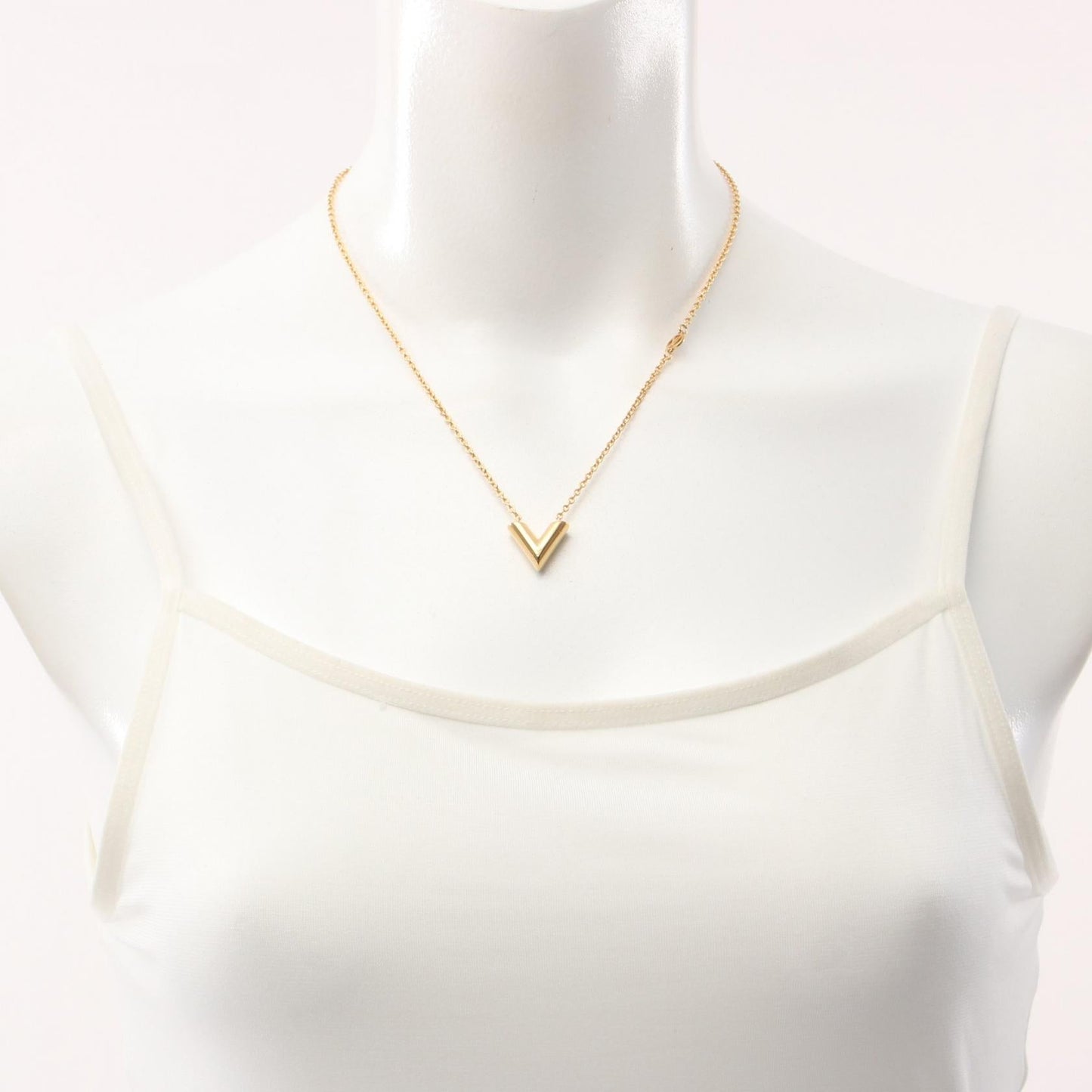 Louis Vuitton Essential V Necklace Gold M00857
