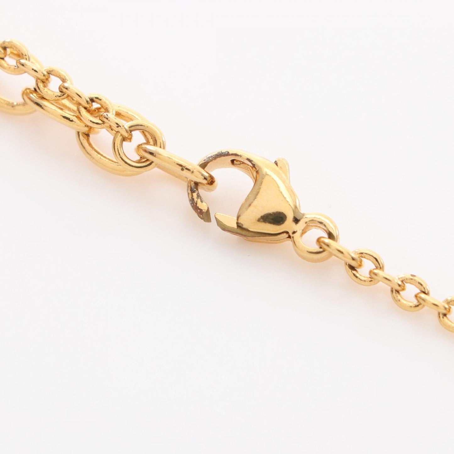 Louis Vuitton Essential V Necklace Gold M00857