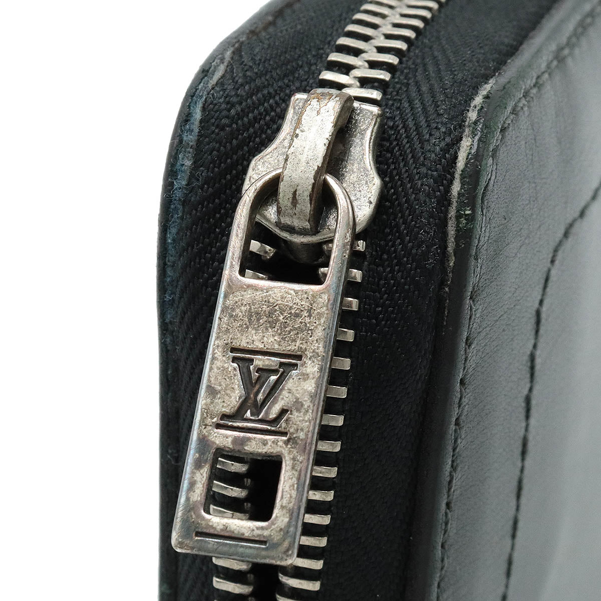 Louis Vuitton Utah Zippy Organizer Wallet