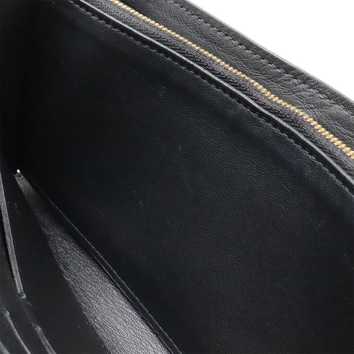 Louis Vuitton Capucines Bifold Wallet Black