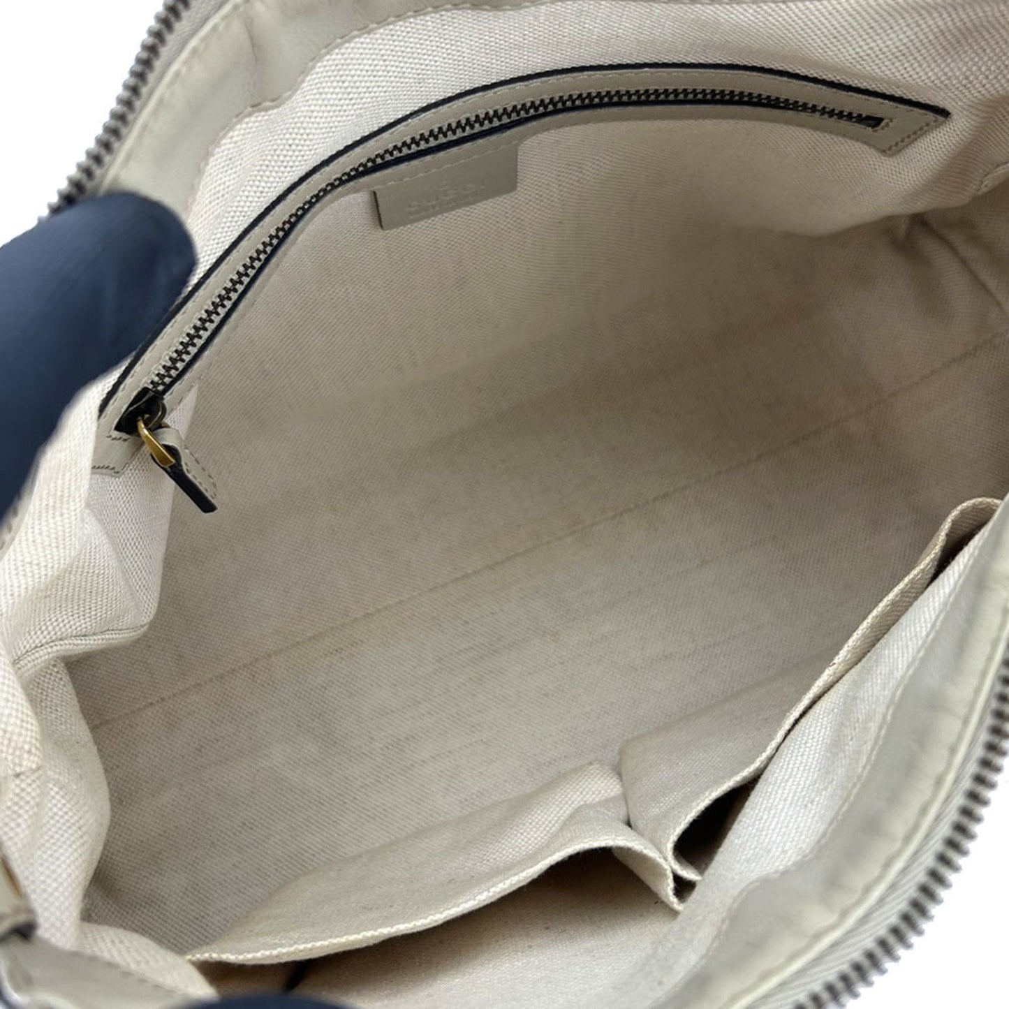 Gucci Gg Canvas  Canvas Shoulder Bag ()