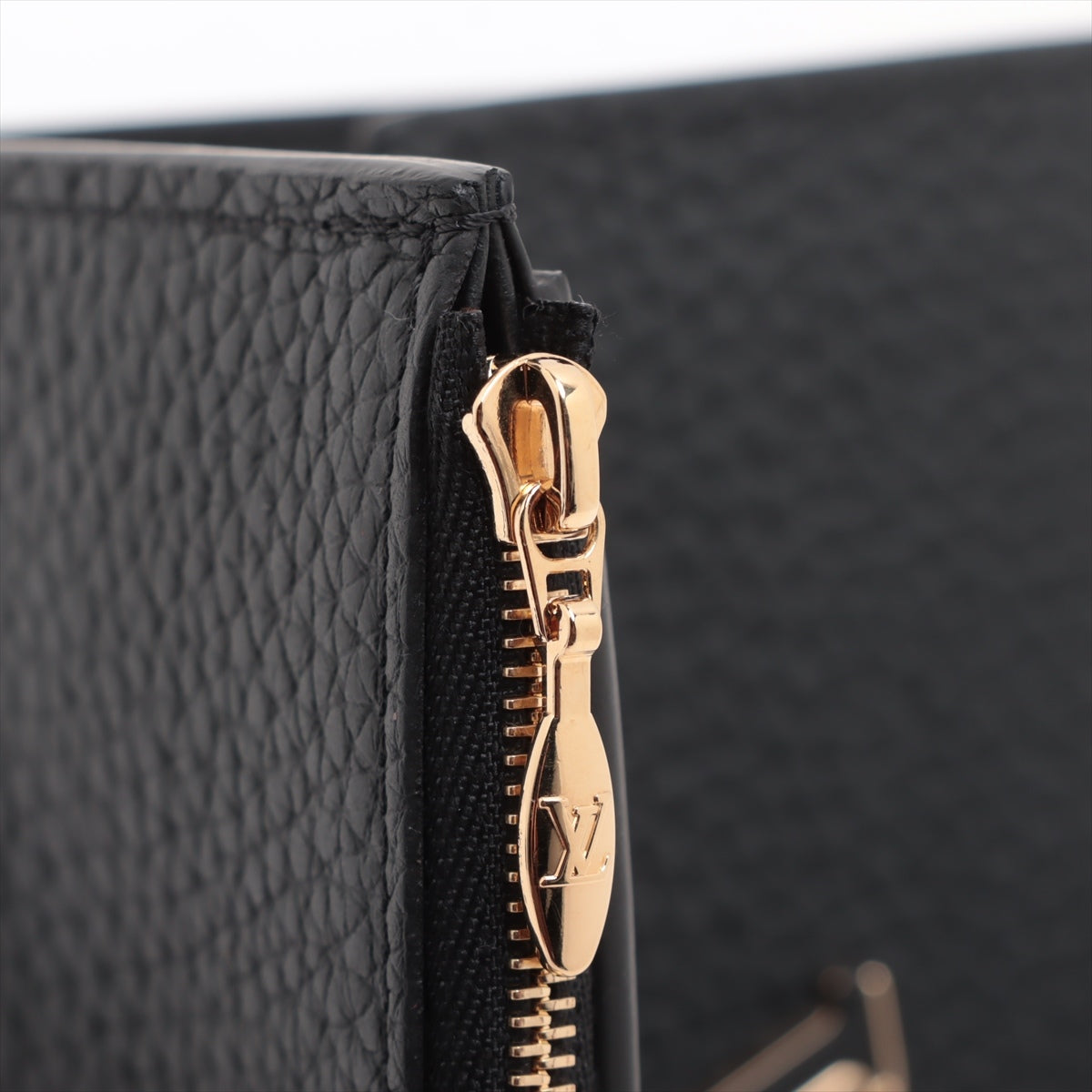Louis Vuitton  Portfolio Capsine Compact  Noneir Compact Wallet M82764