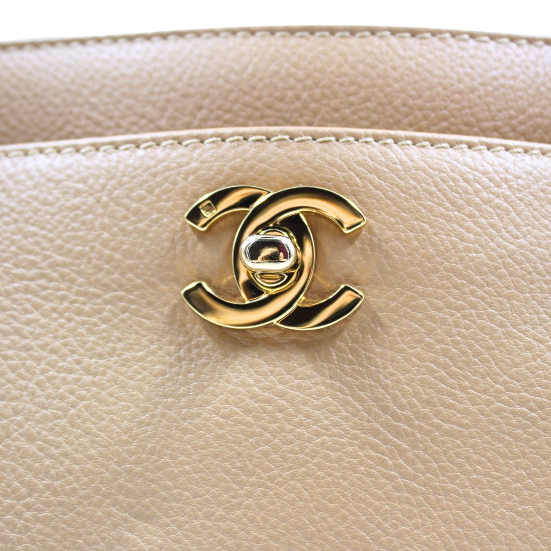 Luxury Chanel Cerf Executive Shopper Tote