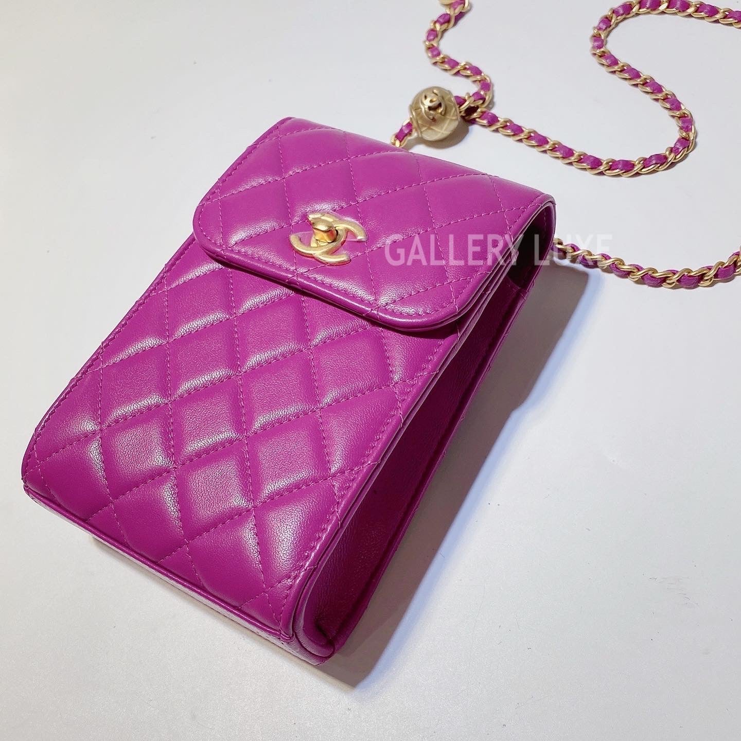 No.3348-Chanel Pearl Crush Phone Holder With Chain