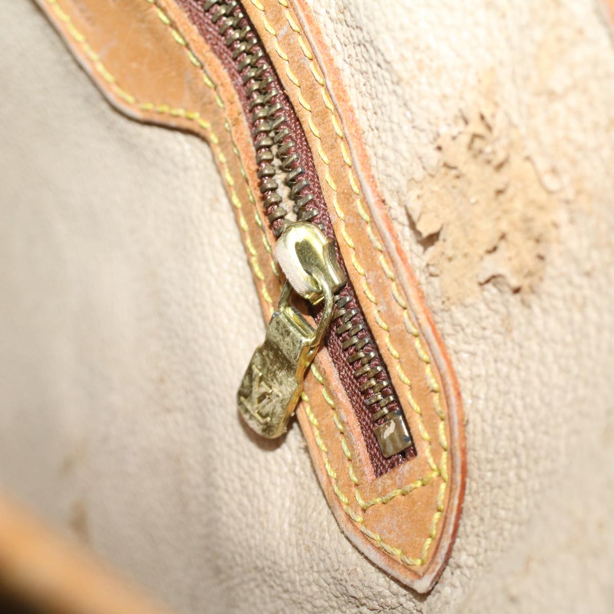 LOUIS VUITTON Monogram Bucket GM Shoulder Bag M42236 LV 23664C