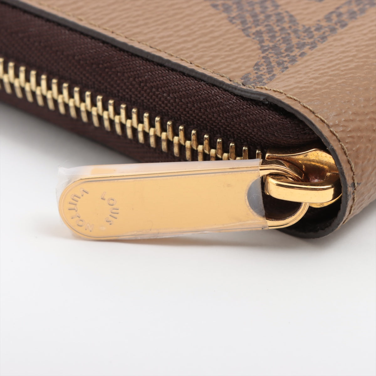 Louis Vuitton Giant Monogram Reverse Zippy Wallet M69353