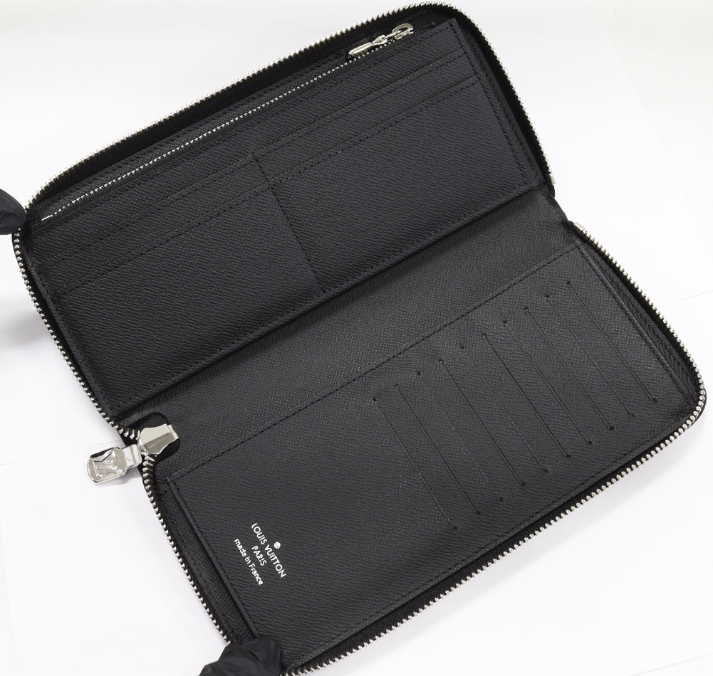 Louis Vuitton Taiga Zipper Long Wallet M30503