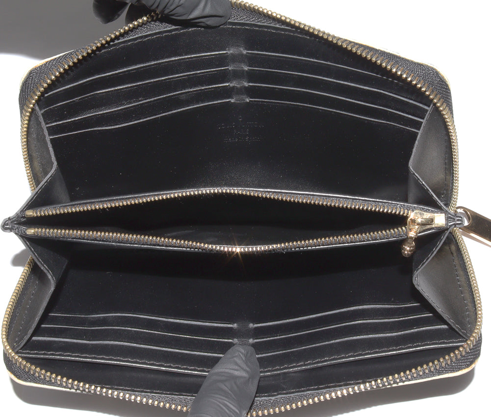 Louis Vuitton Suhali Zippy Wallet M95702