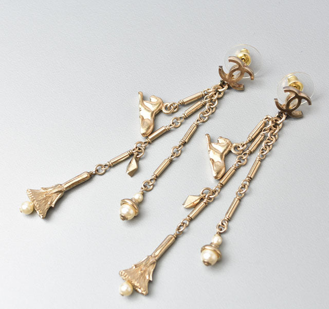 Chanel Swing Earrings Sphinx Dress Pearl Motif Gold