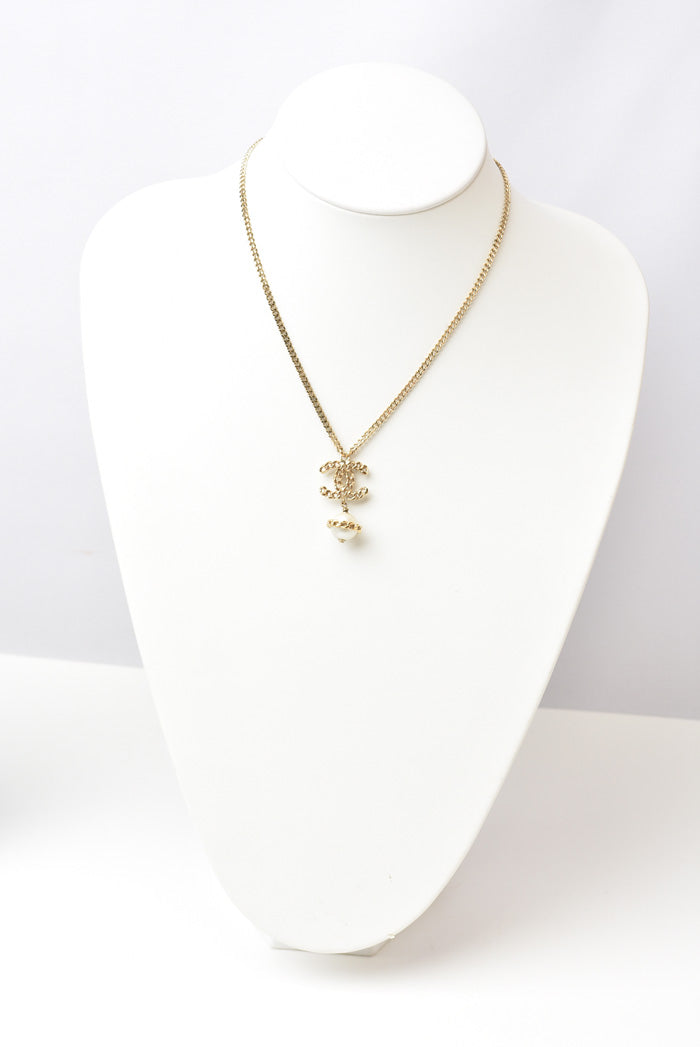 Chanel Necklace/Pendant CC Pearl Motif Gold