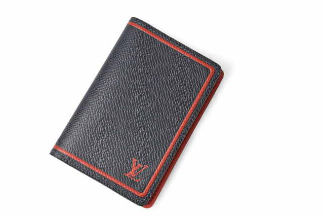 Louis Vuitton Taiga Card Case M63408