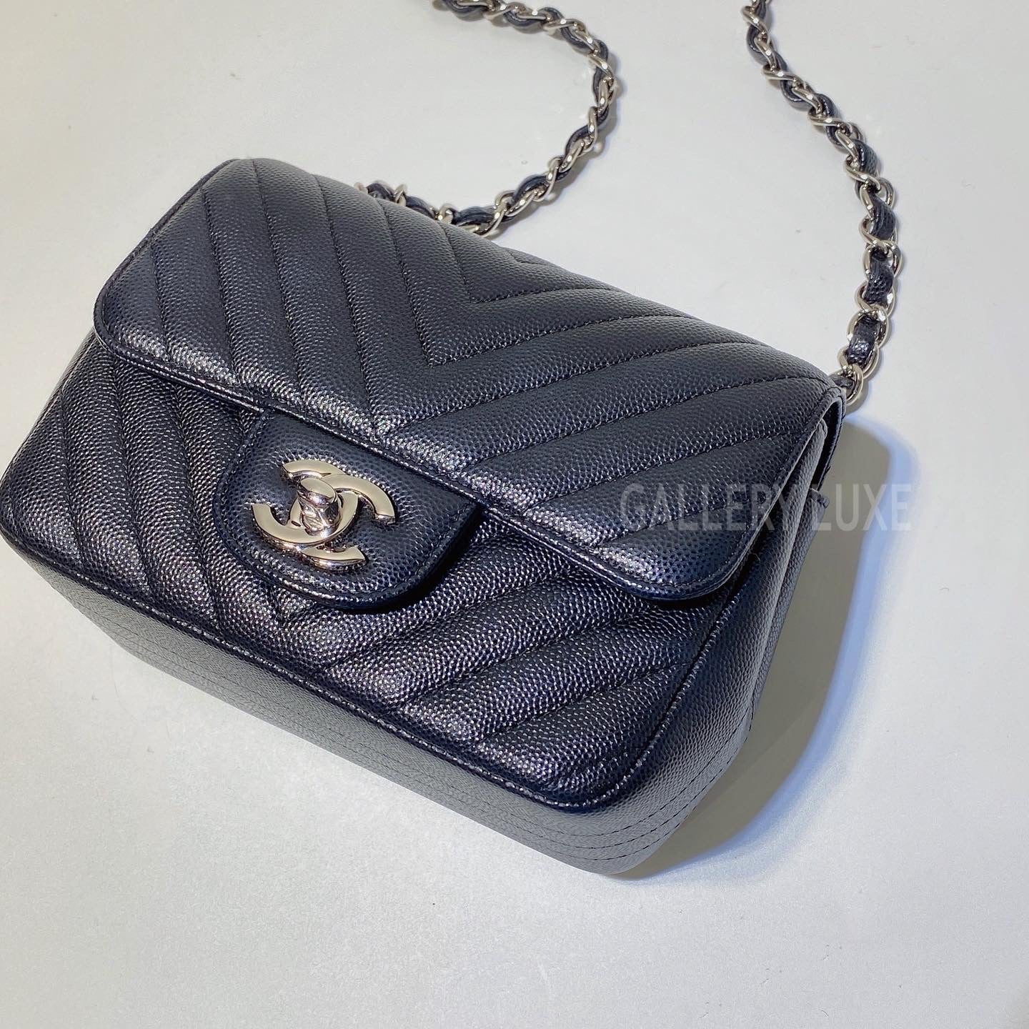 No.3112-Chanel Caviar Chevron Classic Flap Mini 17cm