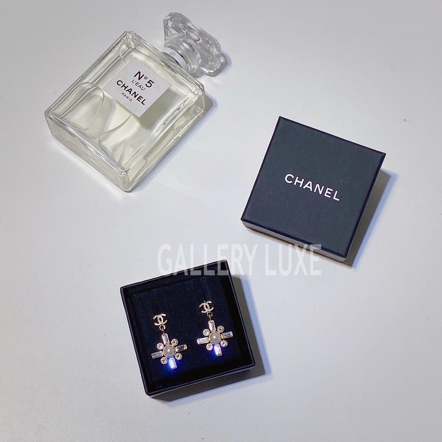 No.3305-Chanel Coco Mark Pearl Strass Cross Earrings