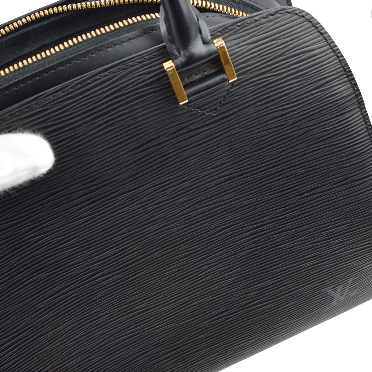 Louis Vuitton 2002 Black Epi Pont Neuf Handbag M52052